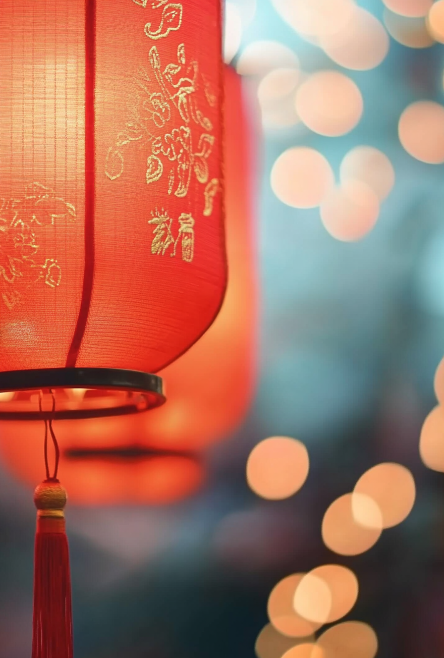 喜庆红色灯笼点亮春节传统节日氛围