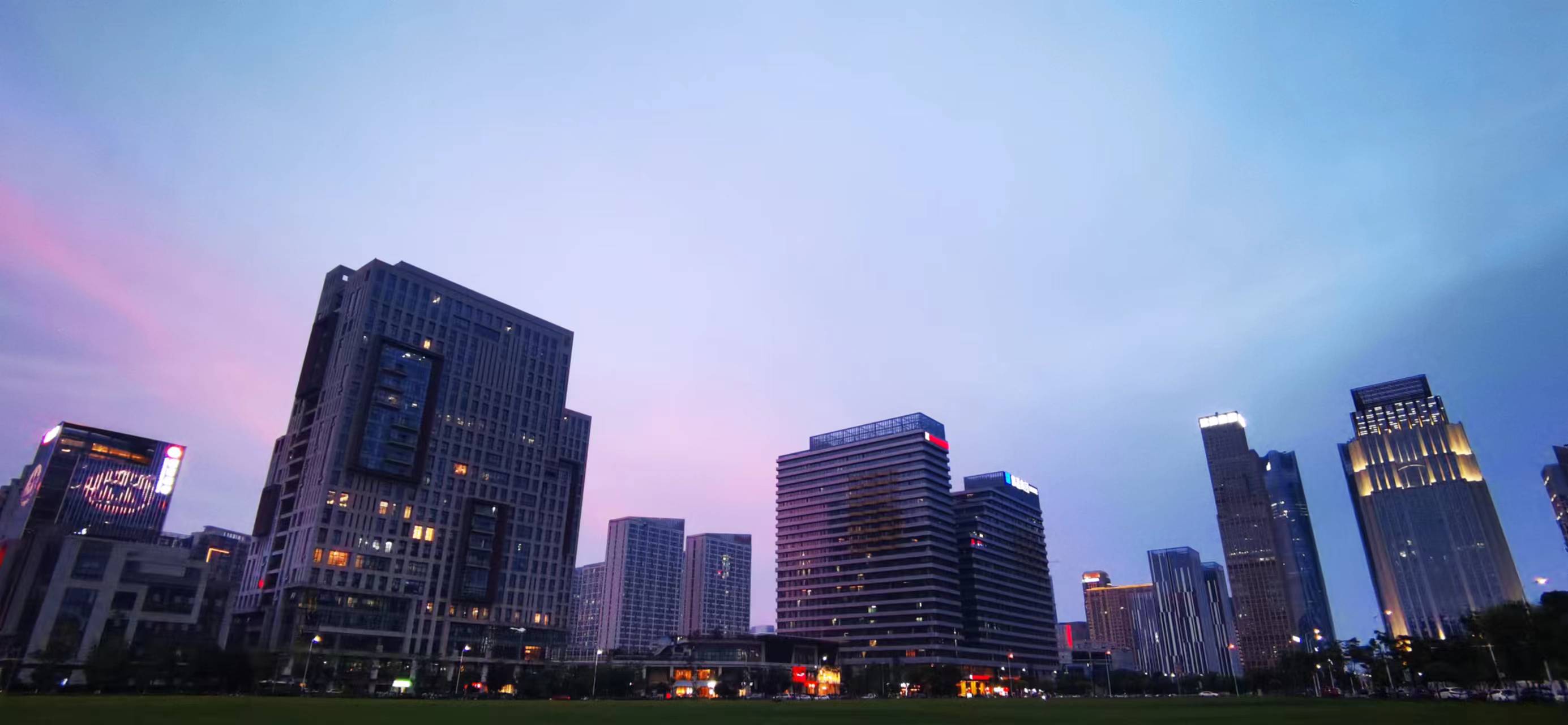 城市夜景美如画 商务风格电脑壁纸
