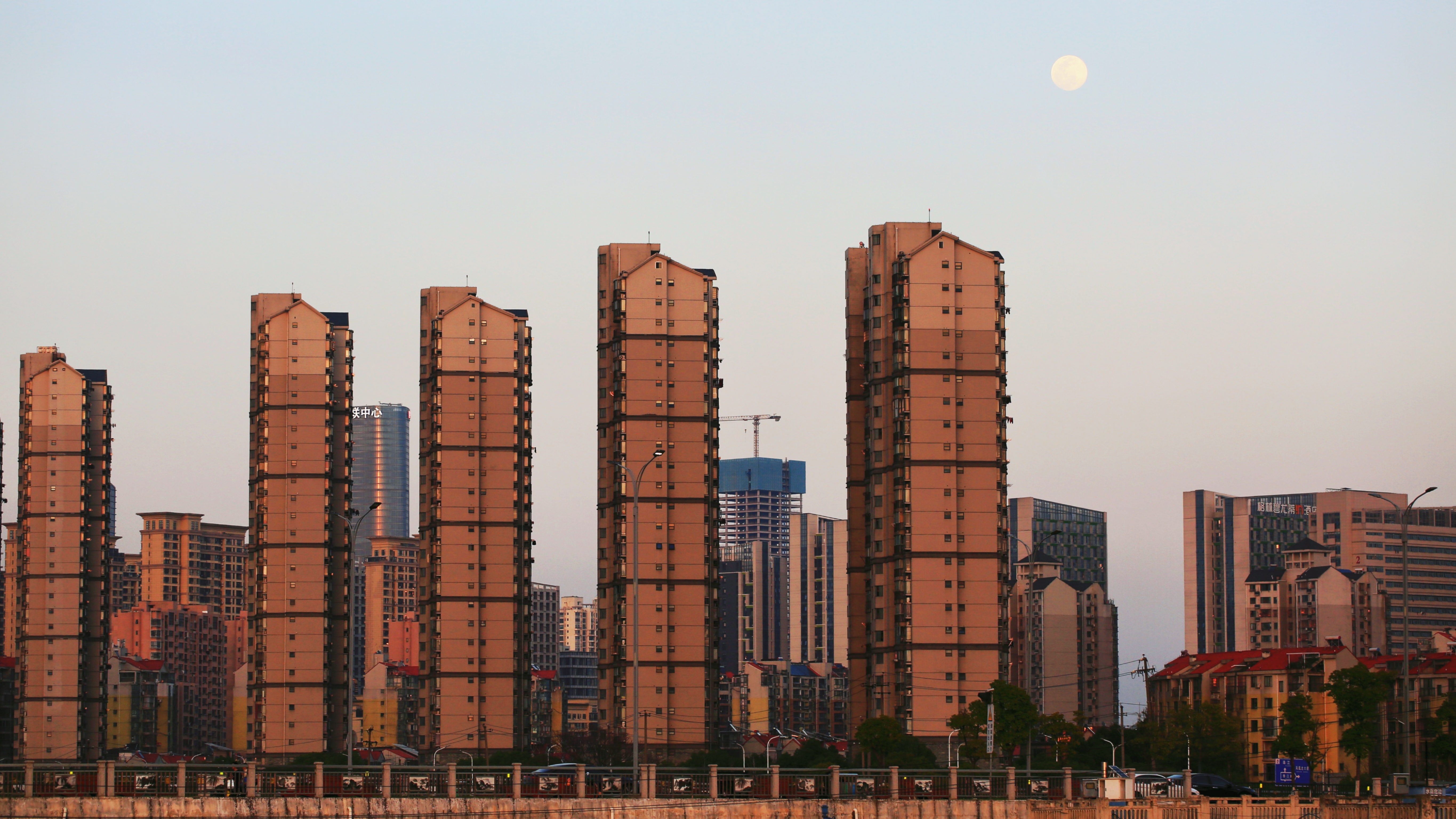 城市高楼林立现代都市风貌