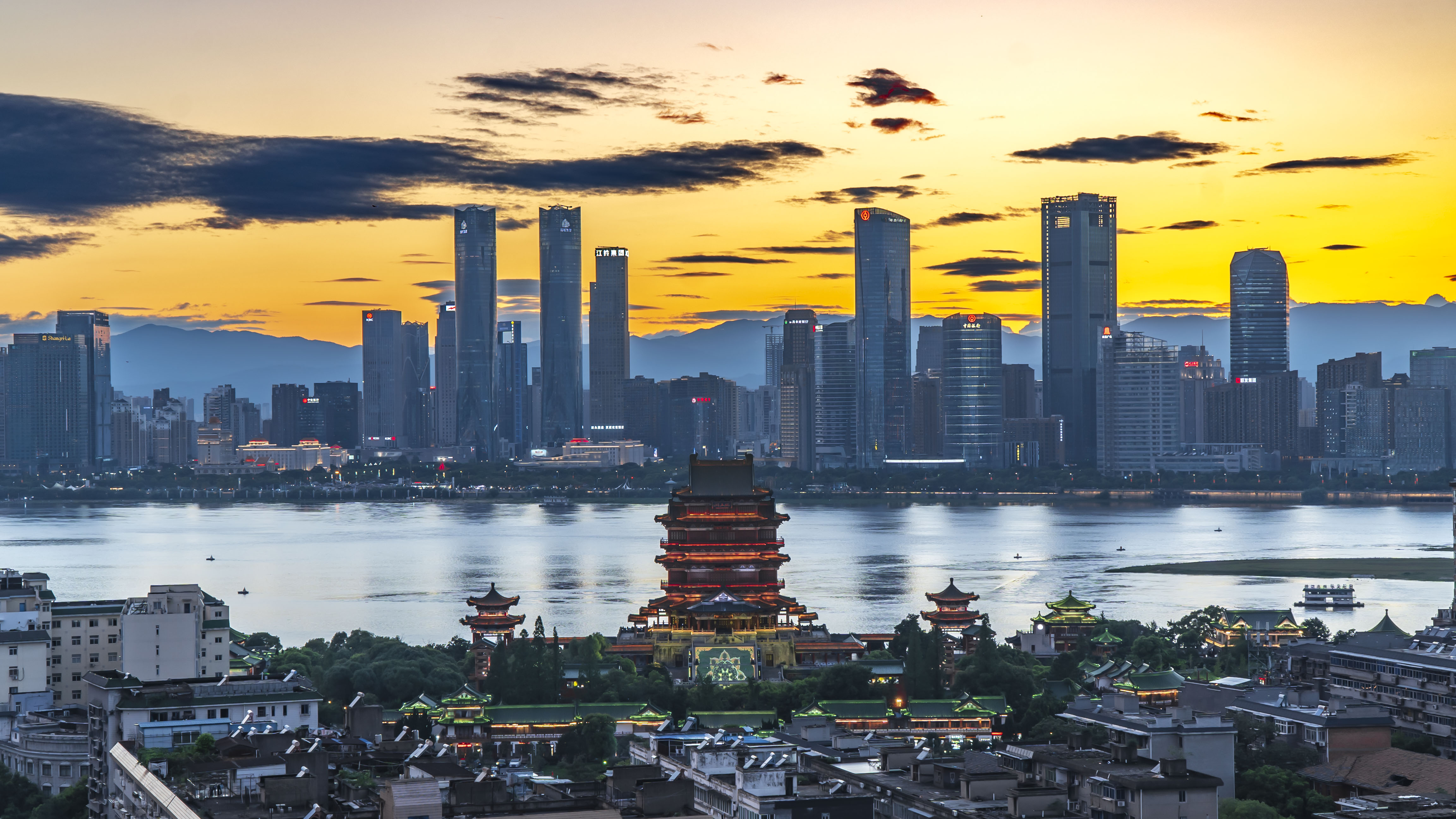 赏古建筑之美观城市江河壮丽景观