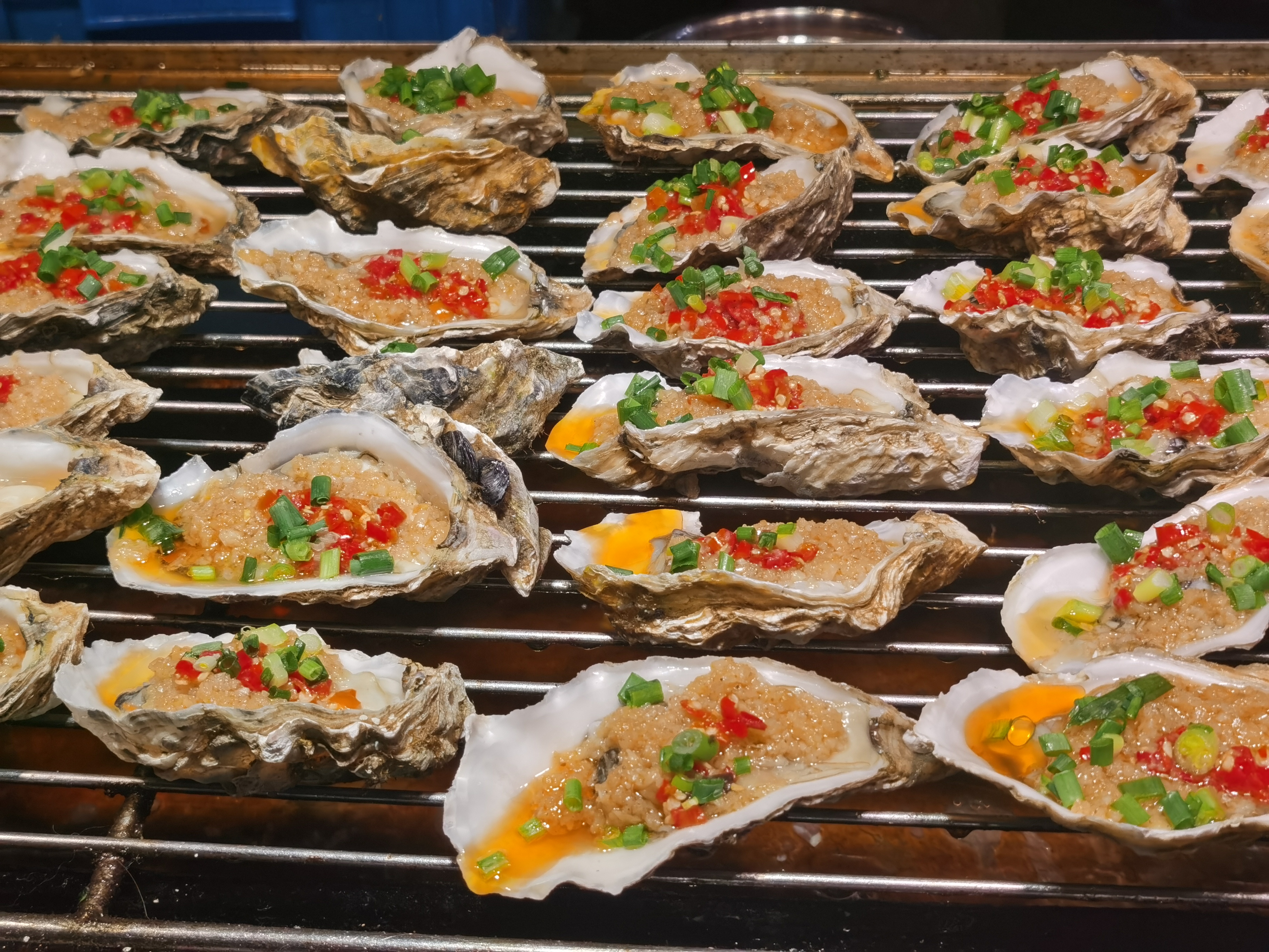 美味烤生蚝盛宴鲜香四溢的烧烤美食