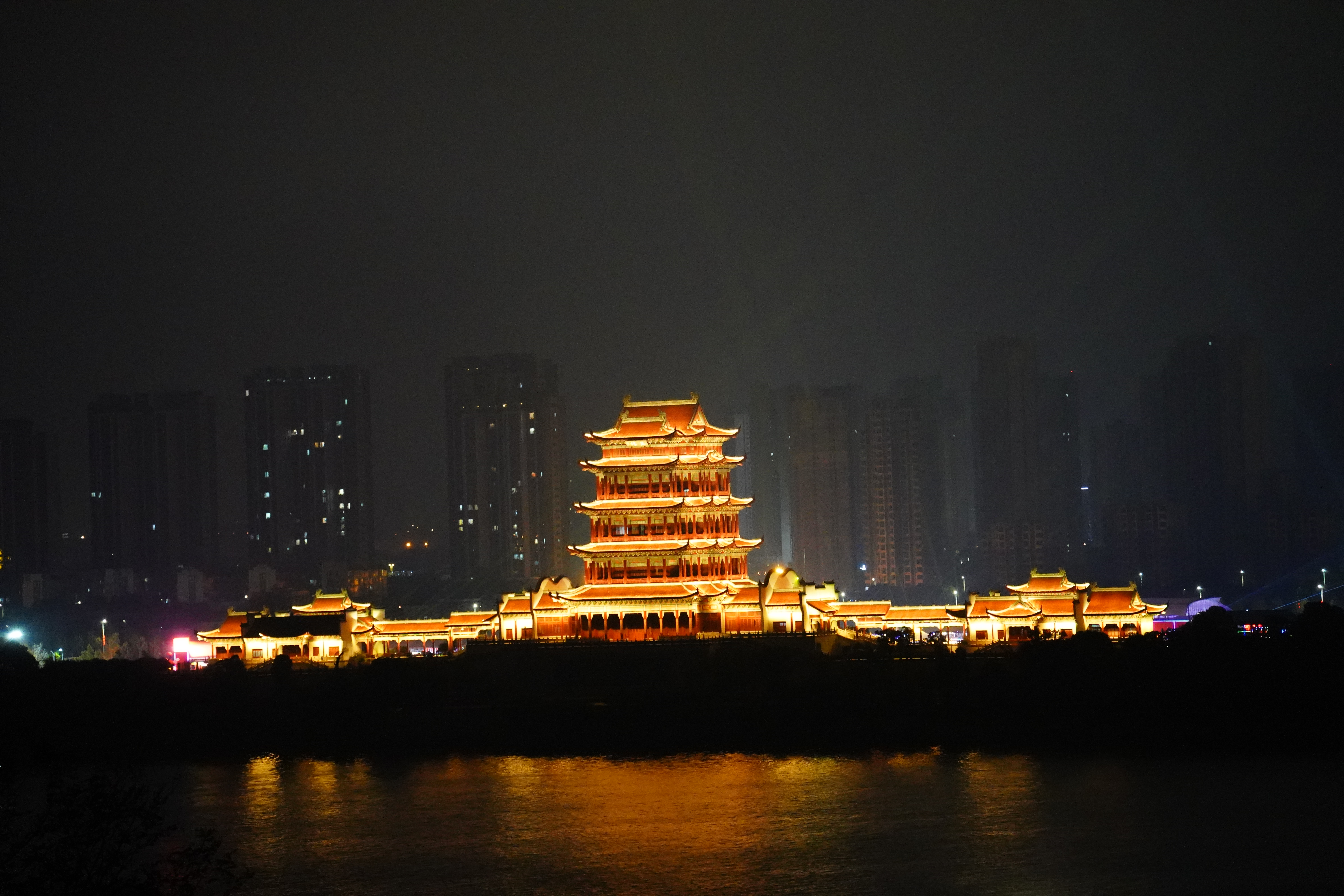 夜色中璀璨的古建筑中国风之美