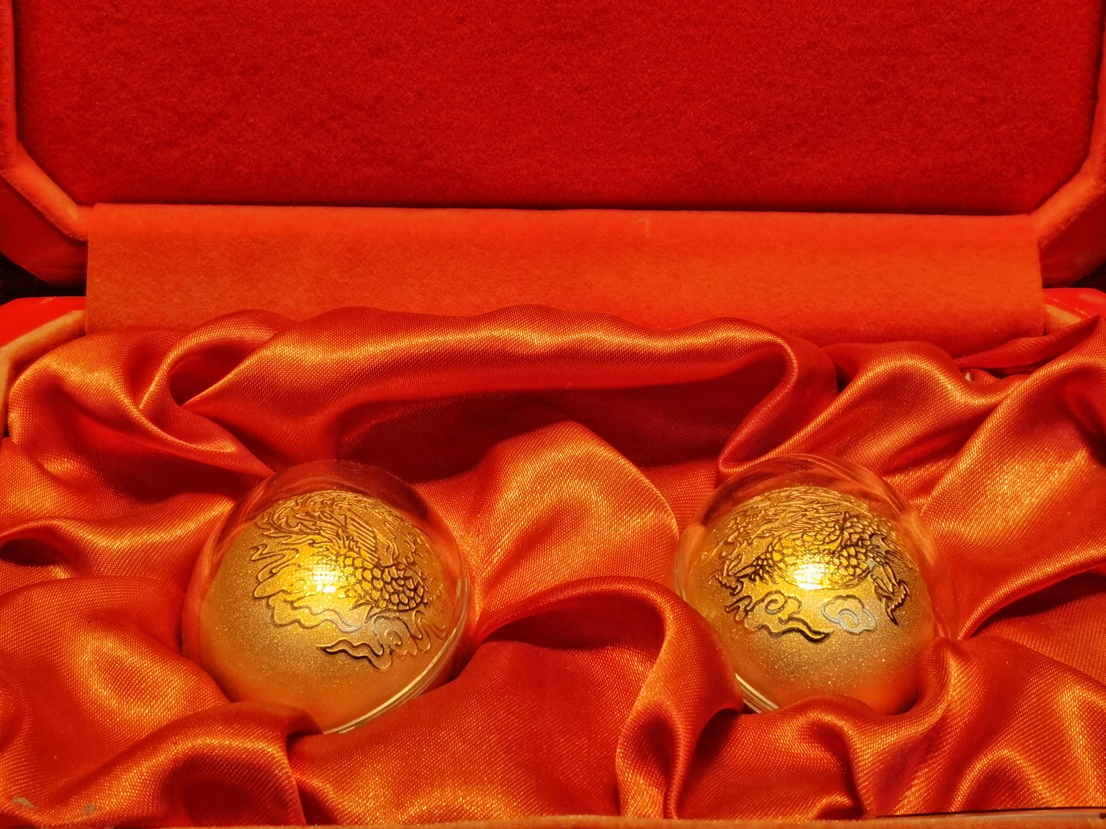 精美龙凤纹金球高端珠宝奢华风范