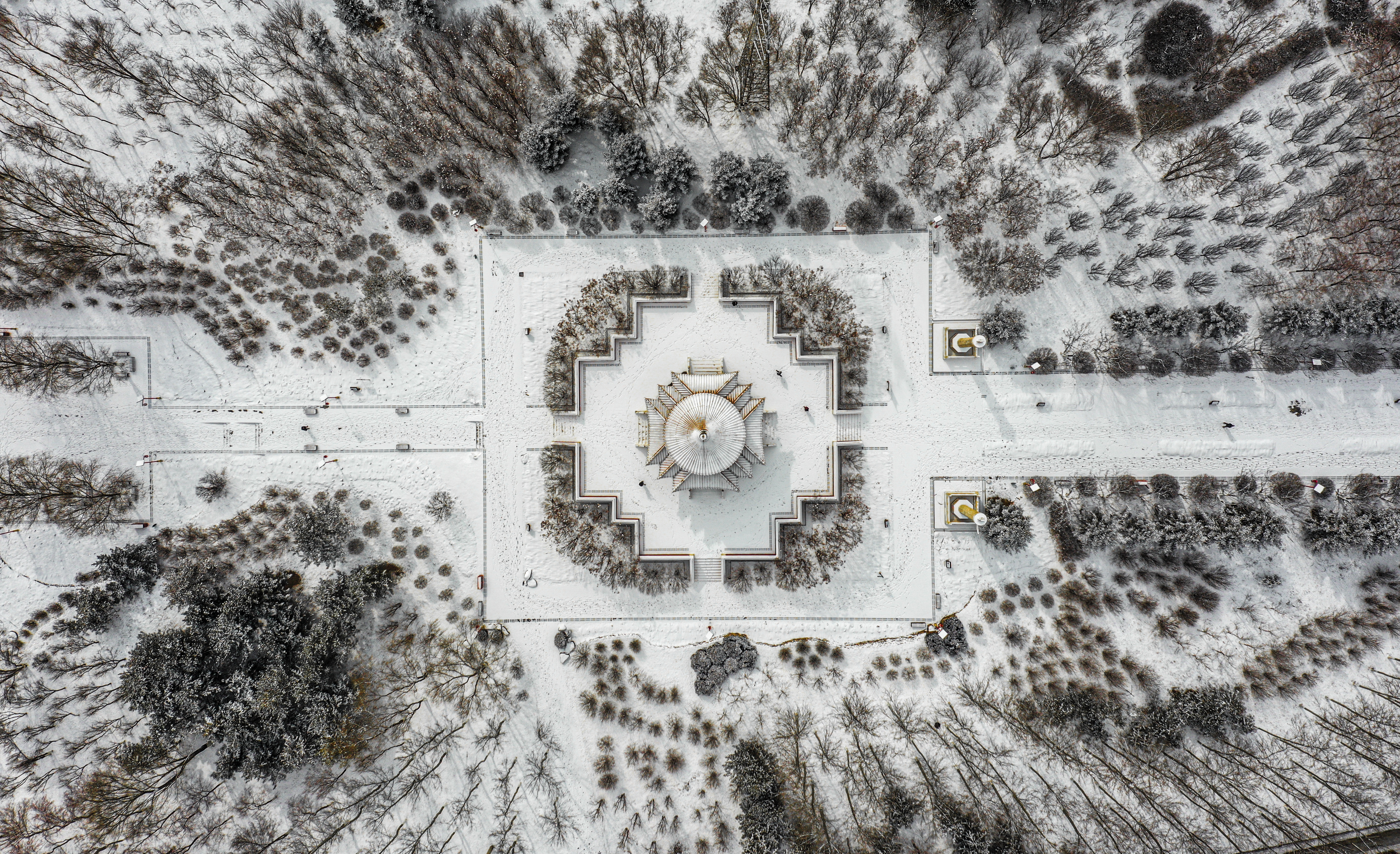 雪景俯瞰独特建筑赏美丽几何背景风光