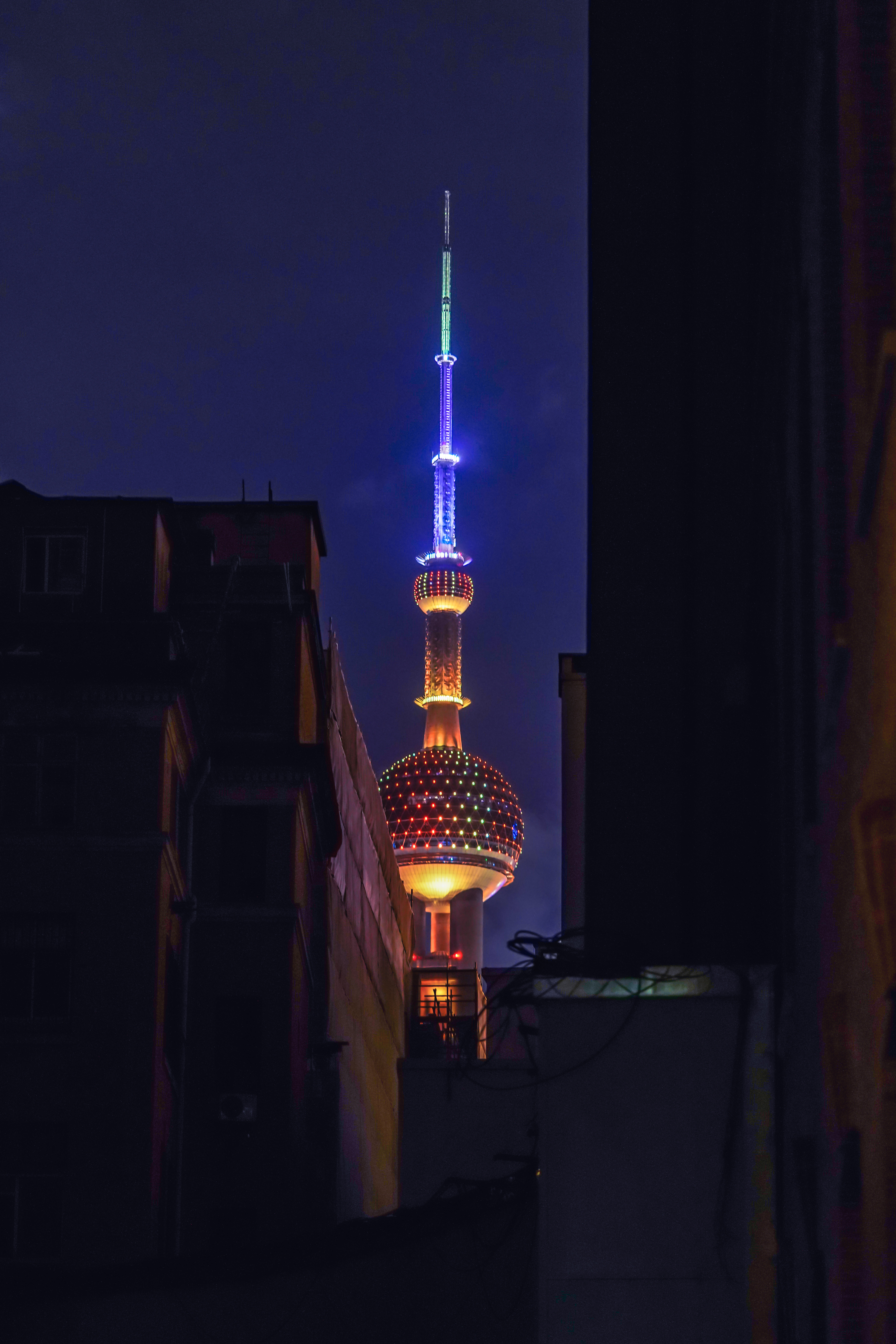 绚烂东方明珠夜景城市地标闪耀夺目