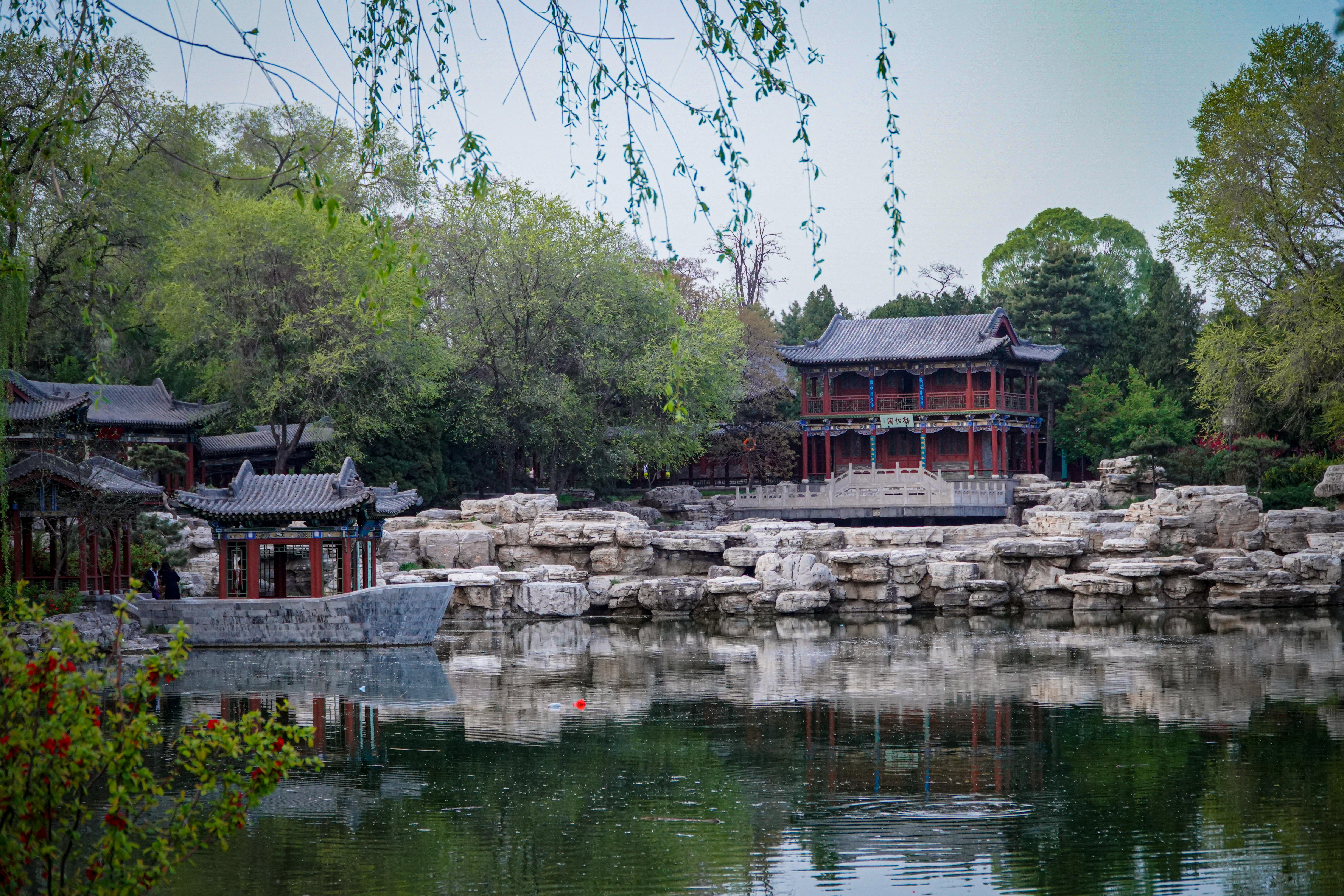 古典古建筑映湖泊赏中式园林