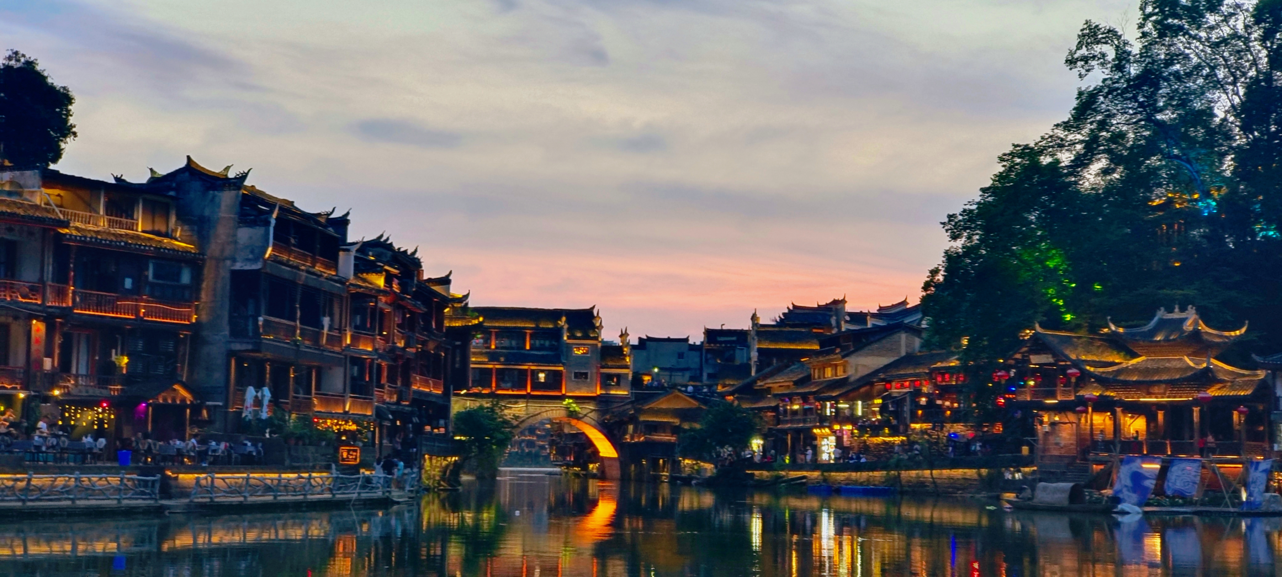 古色古香凤凰古城夜景尽显中国风之美