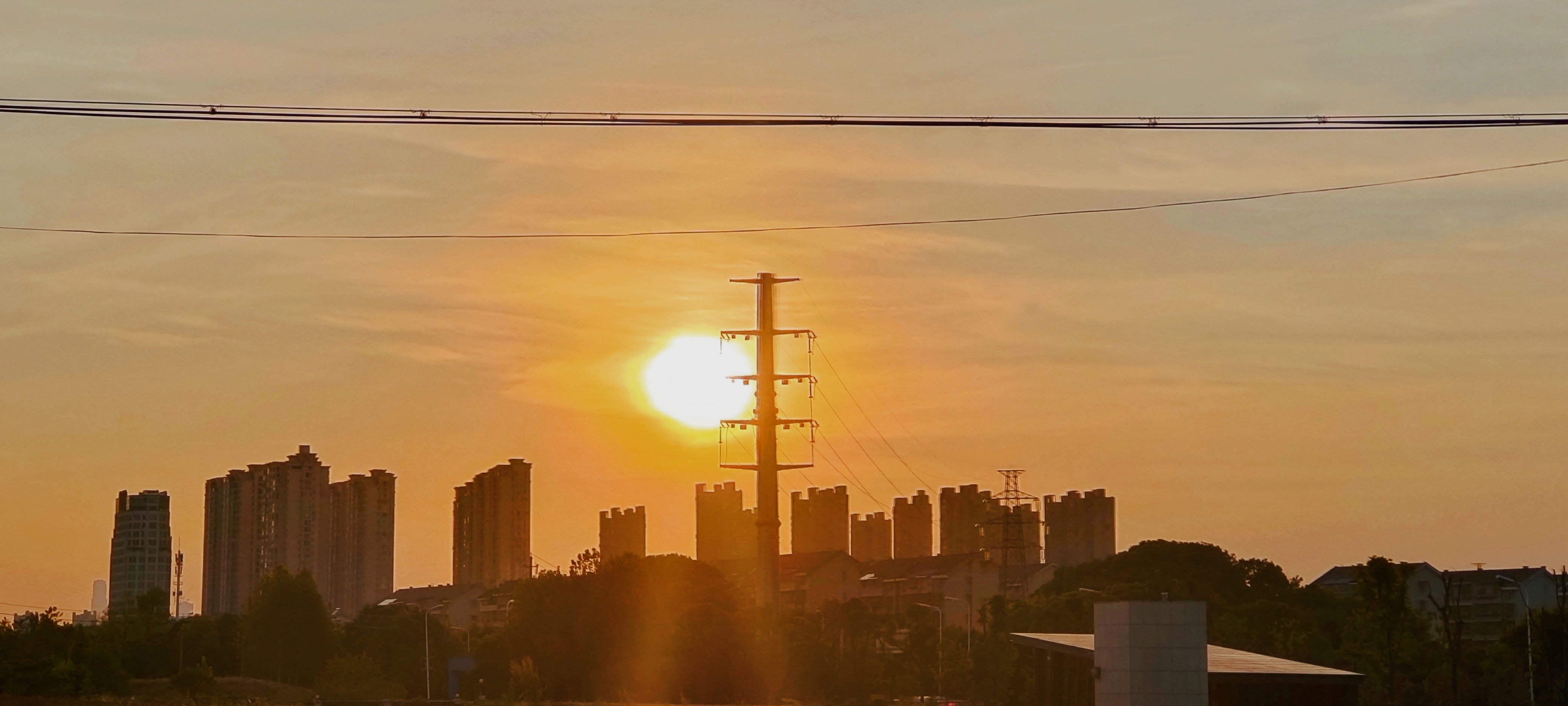 城市夕阳美景图，可作手机电脑壁纸