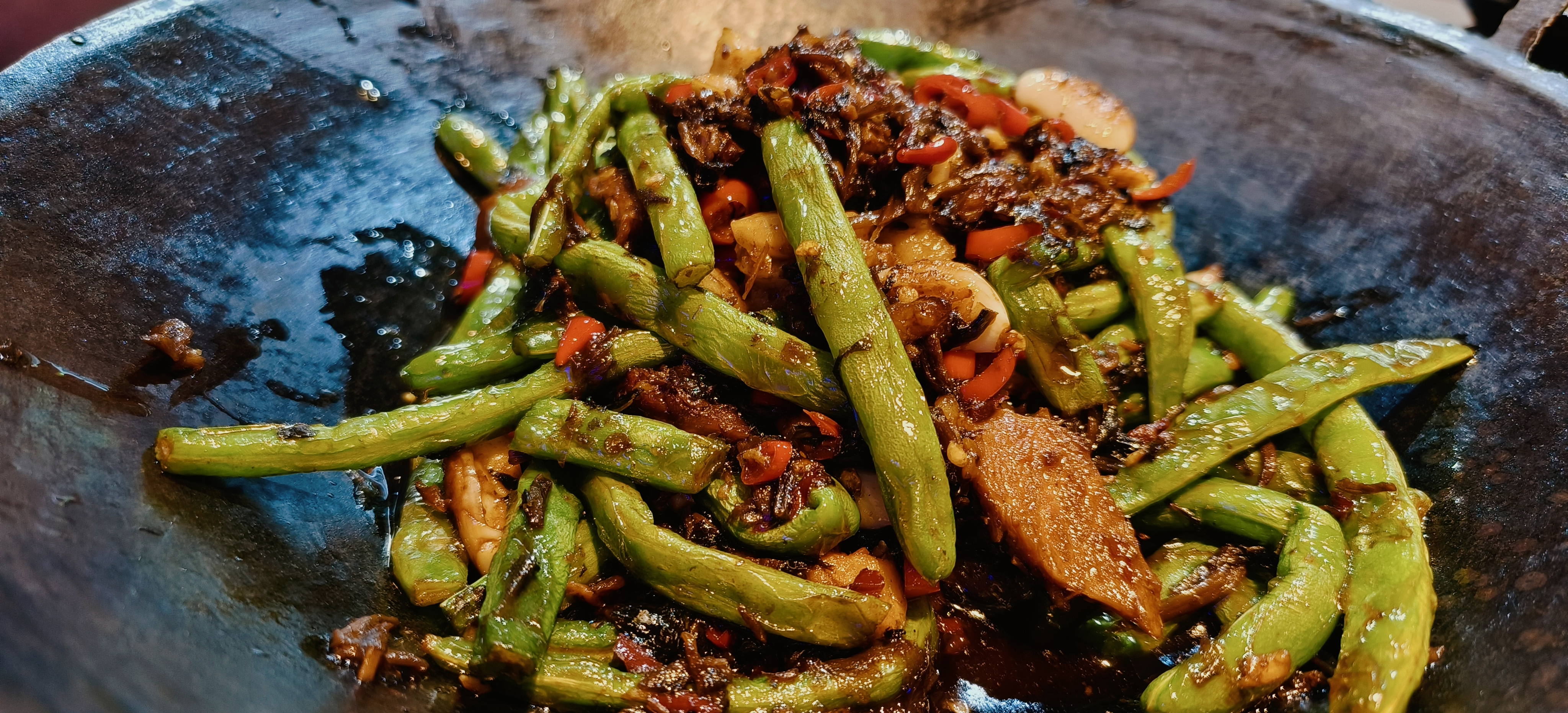 美味干锅豆角特色中餐令人垂涎欲滴