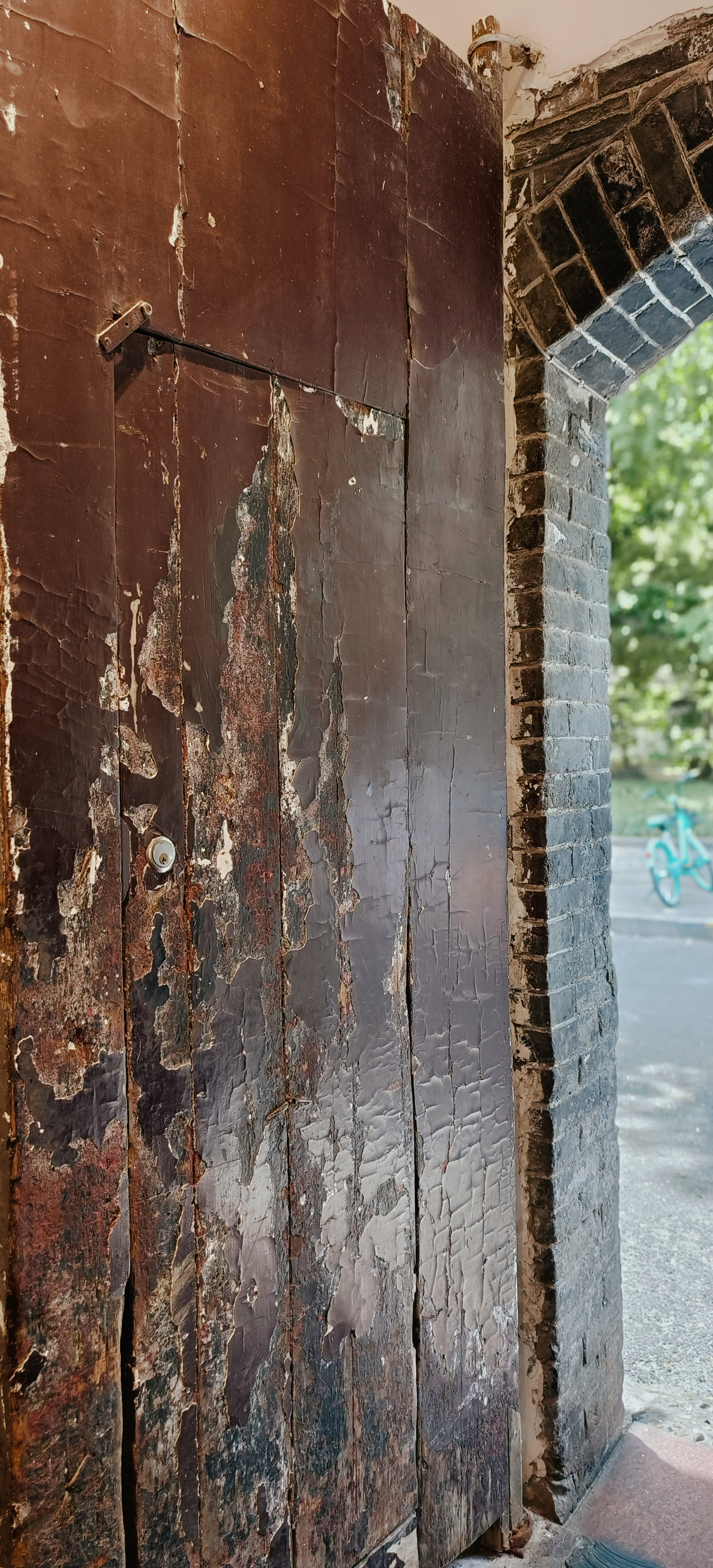 复古破旧木门怀旧风格建筑之美