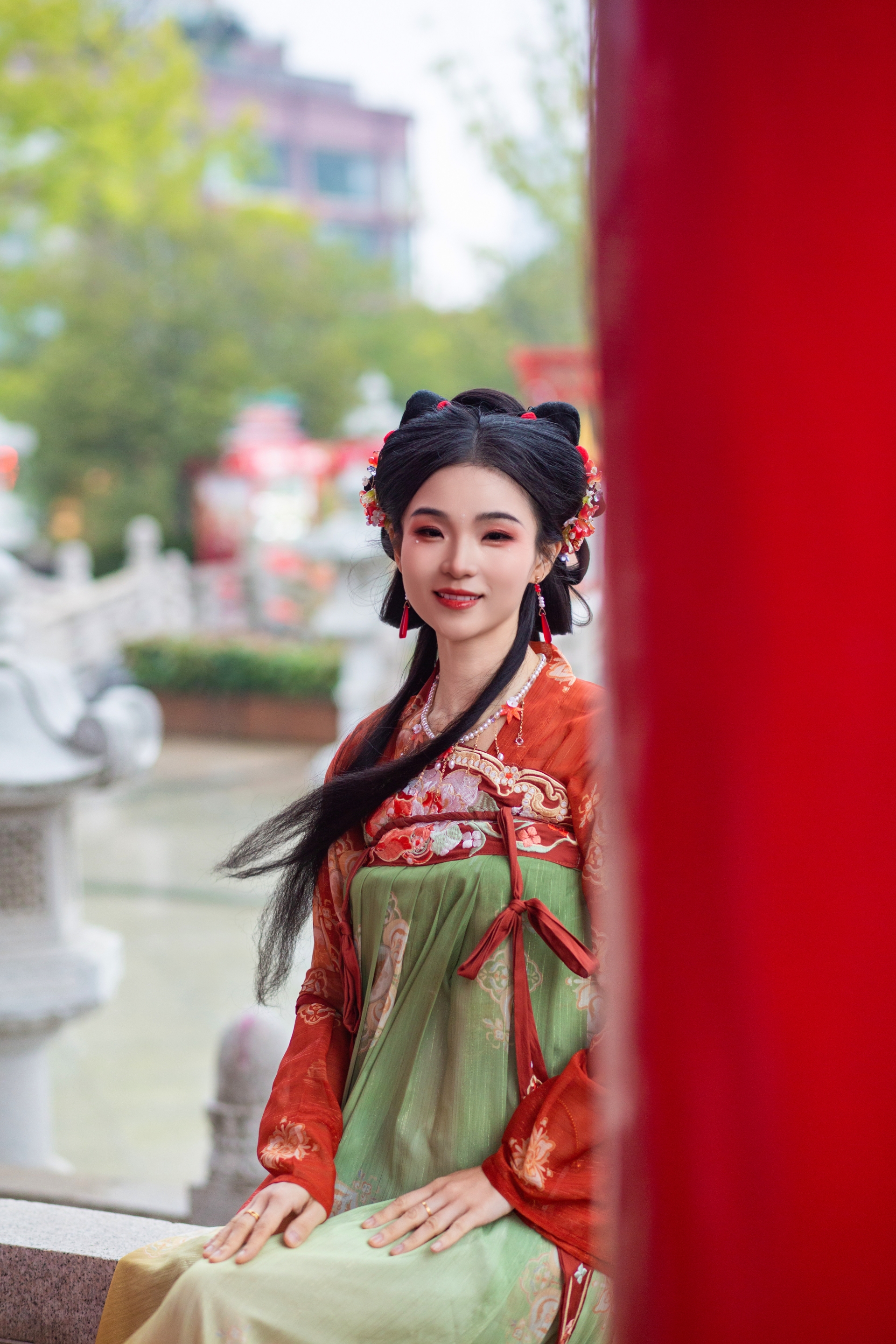 古装女子优雅出镜中国风古典韵味