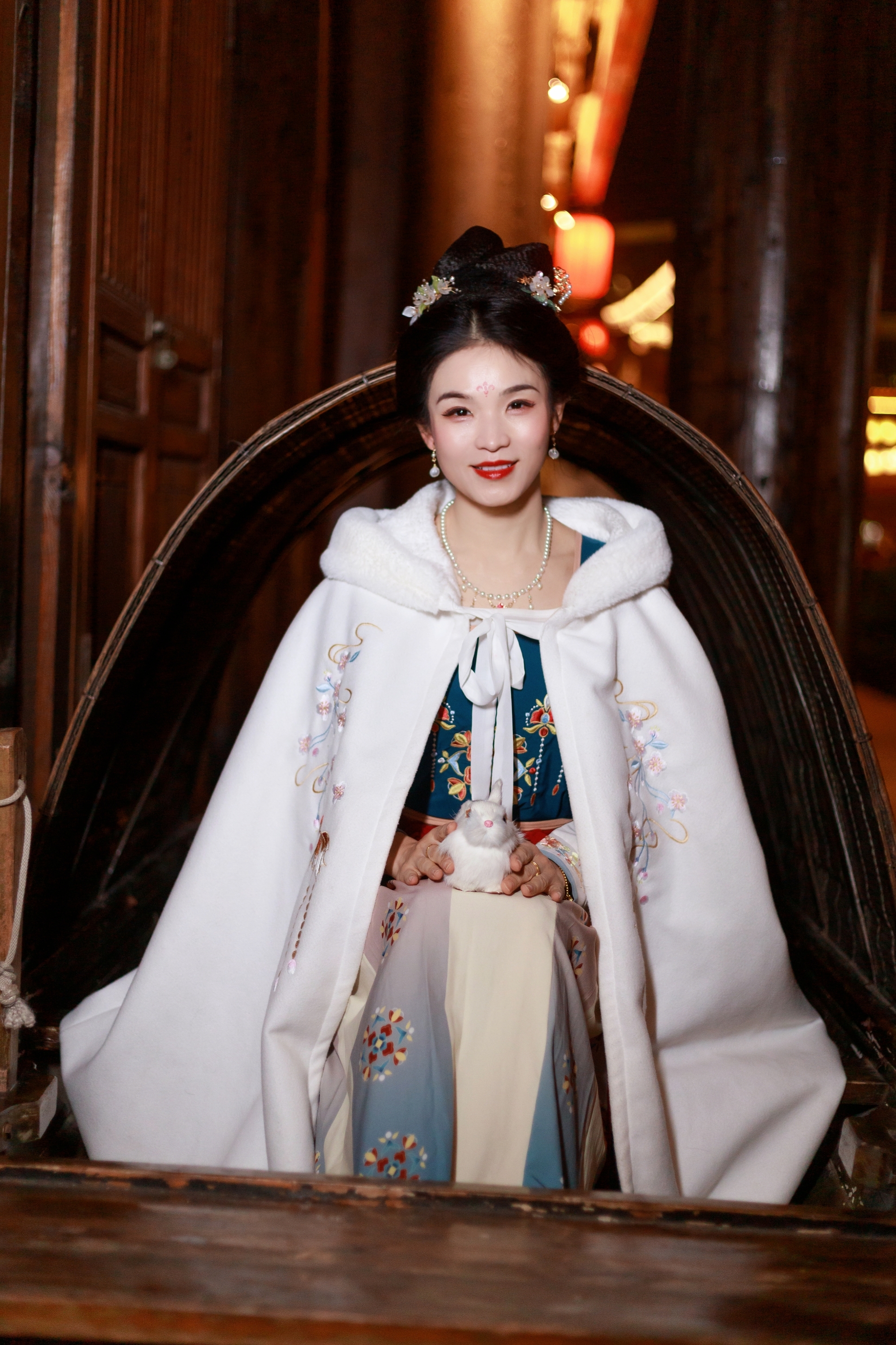 古装人物身穿华服优雅气质的汉服造型