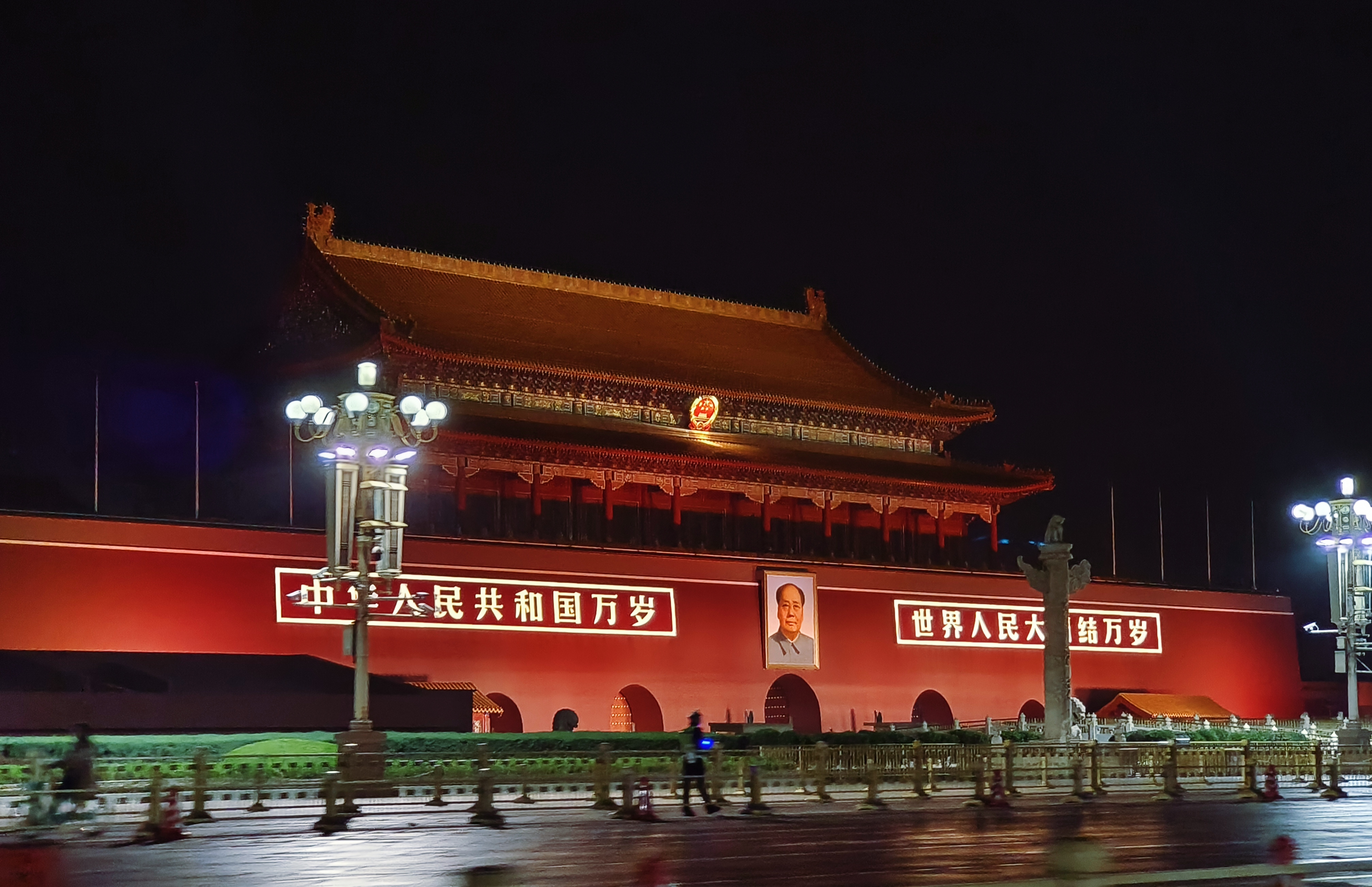 雄伟壮观的天安门夜景地标宣传物料