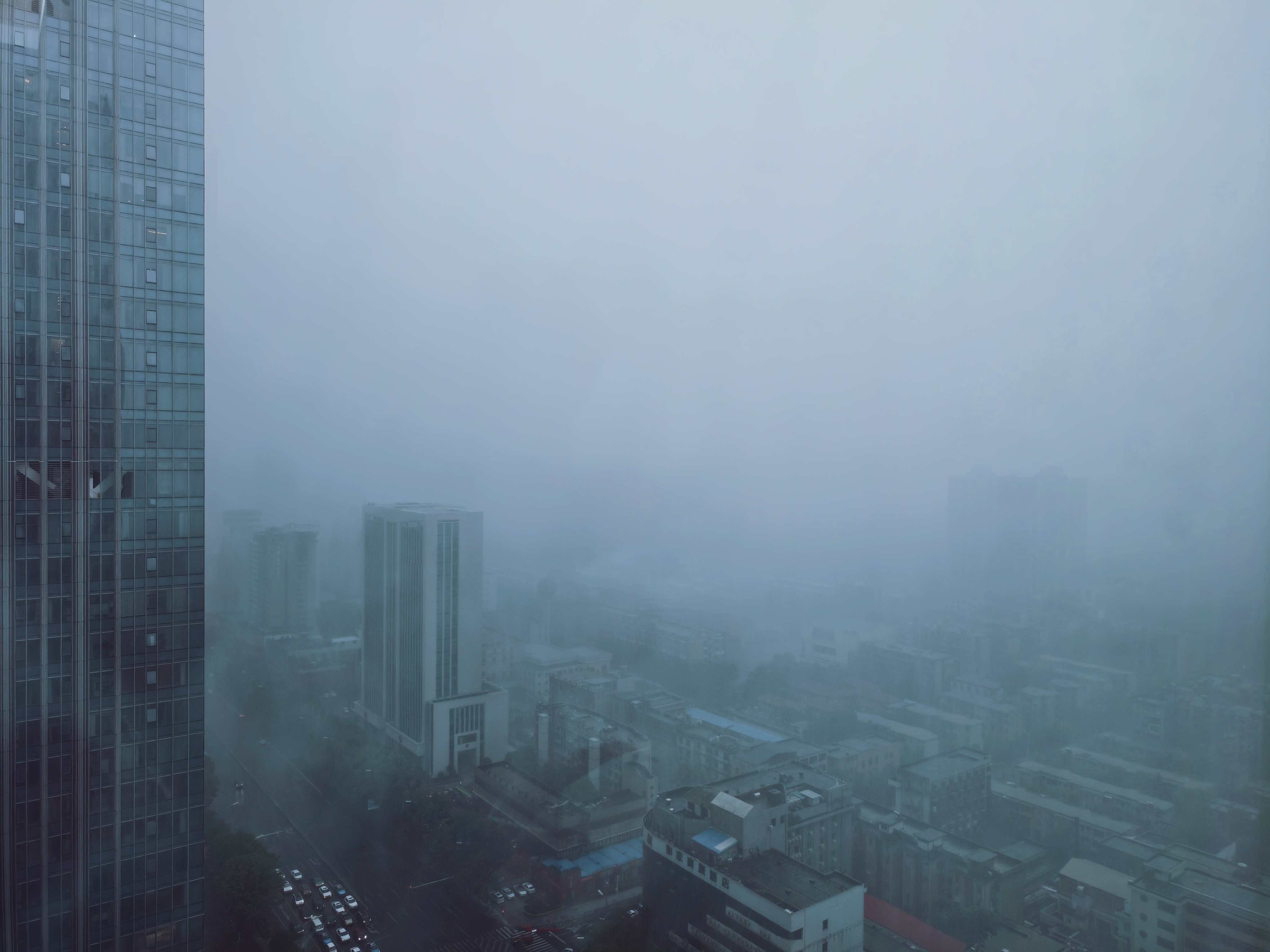 雾霾笼罩下的城市素材