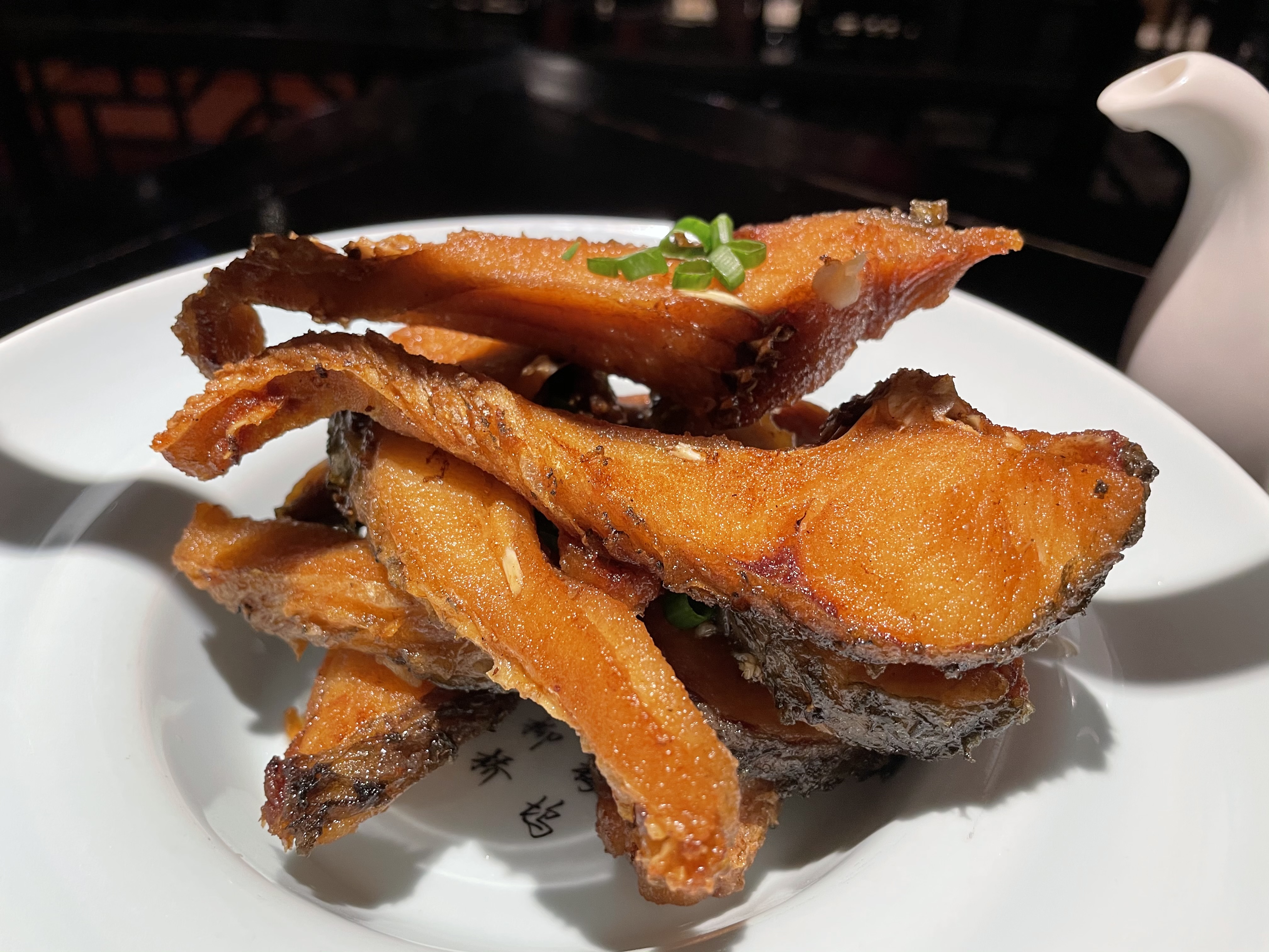 金黄酥脆炸鱼块，美味中餐的经典代表
