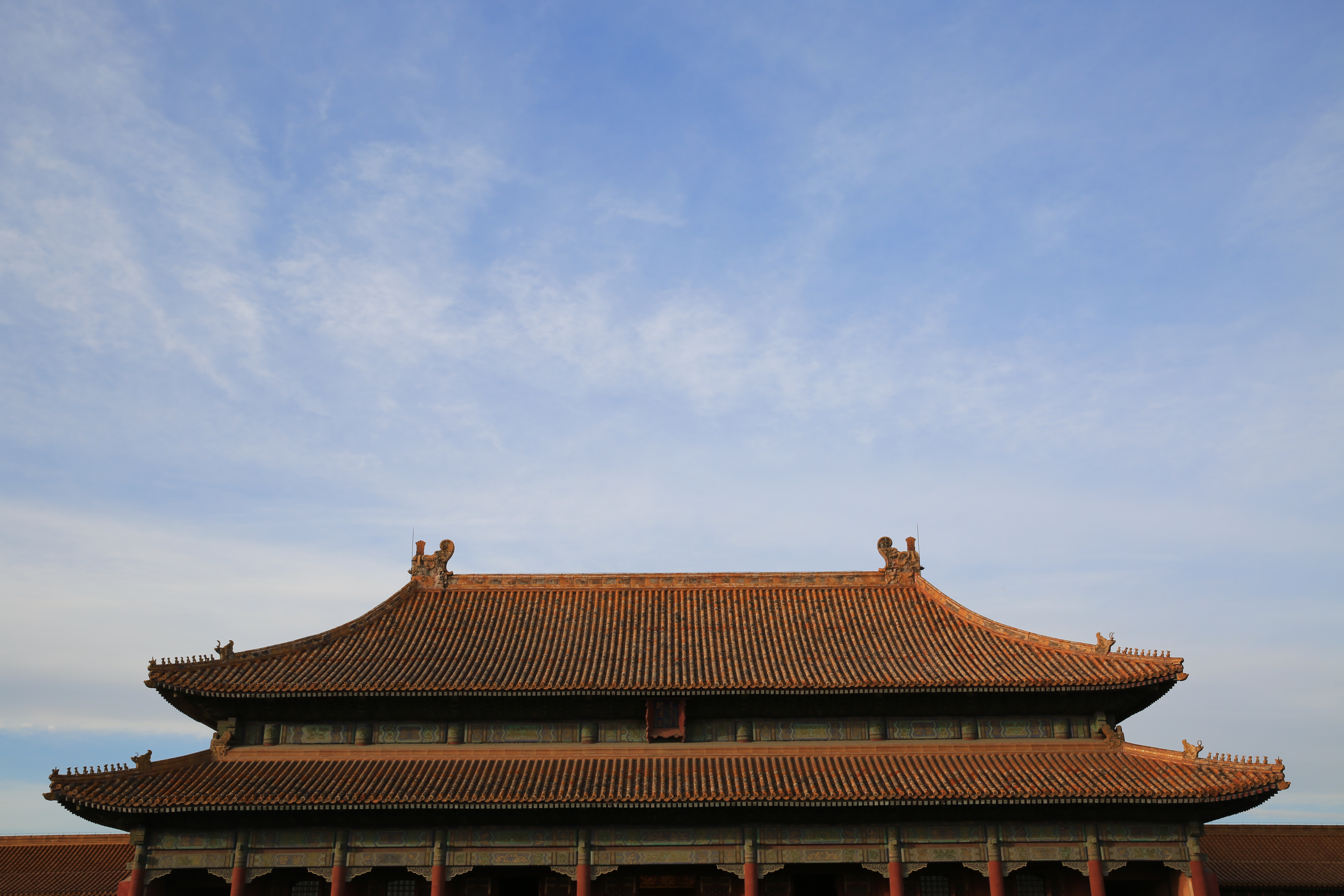 古建筑之美尽显，故宫屋顶的壮丽景观
