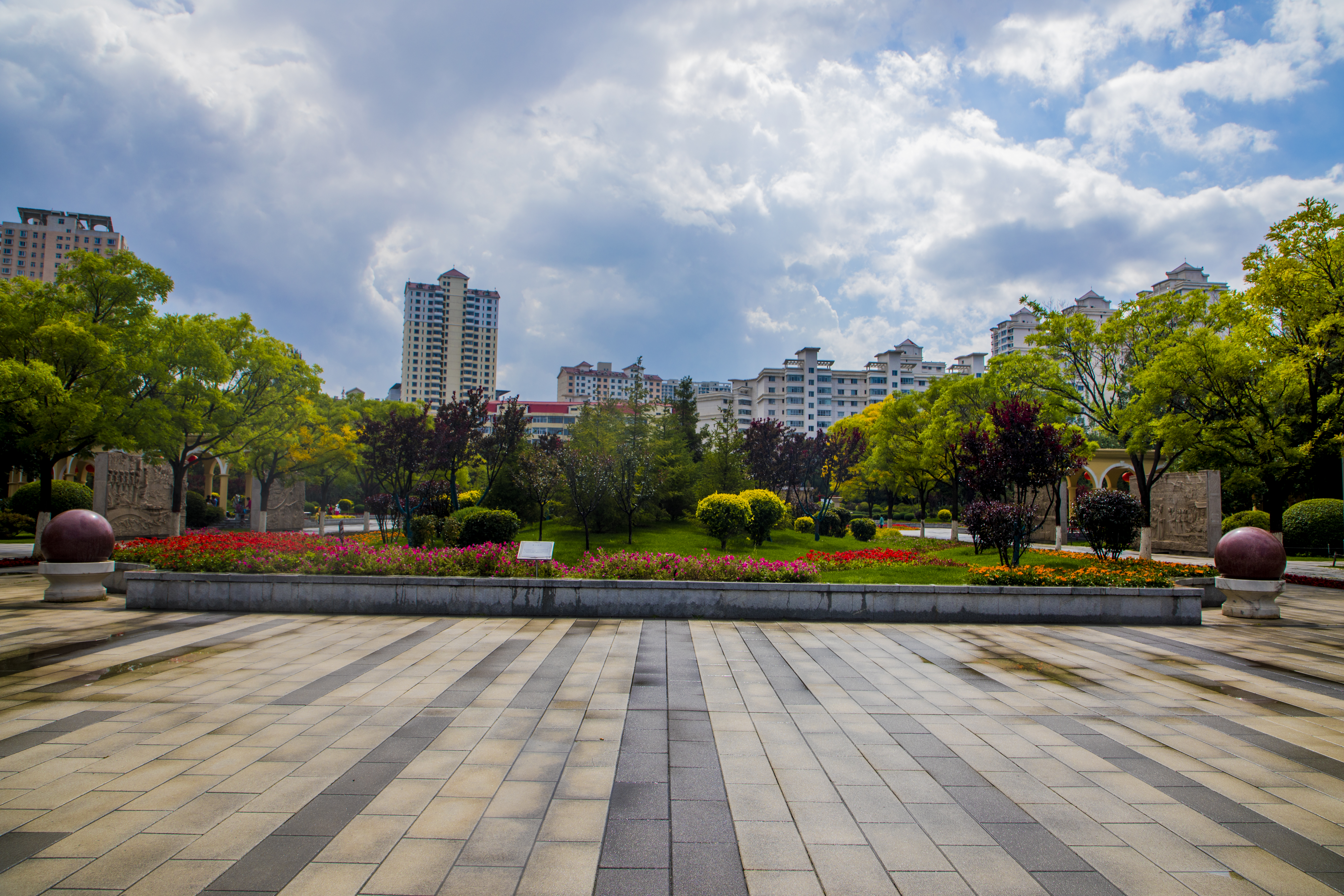 城市公园美景，打造清新几何背景图