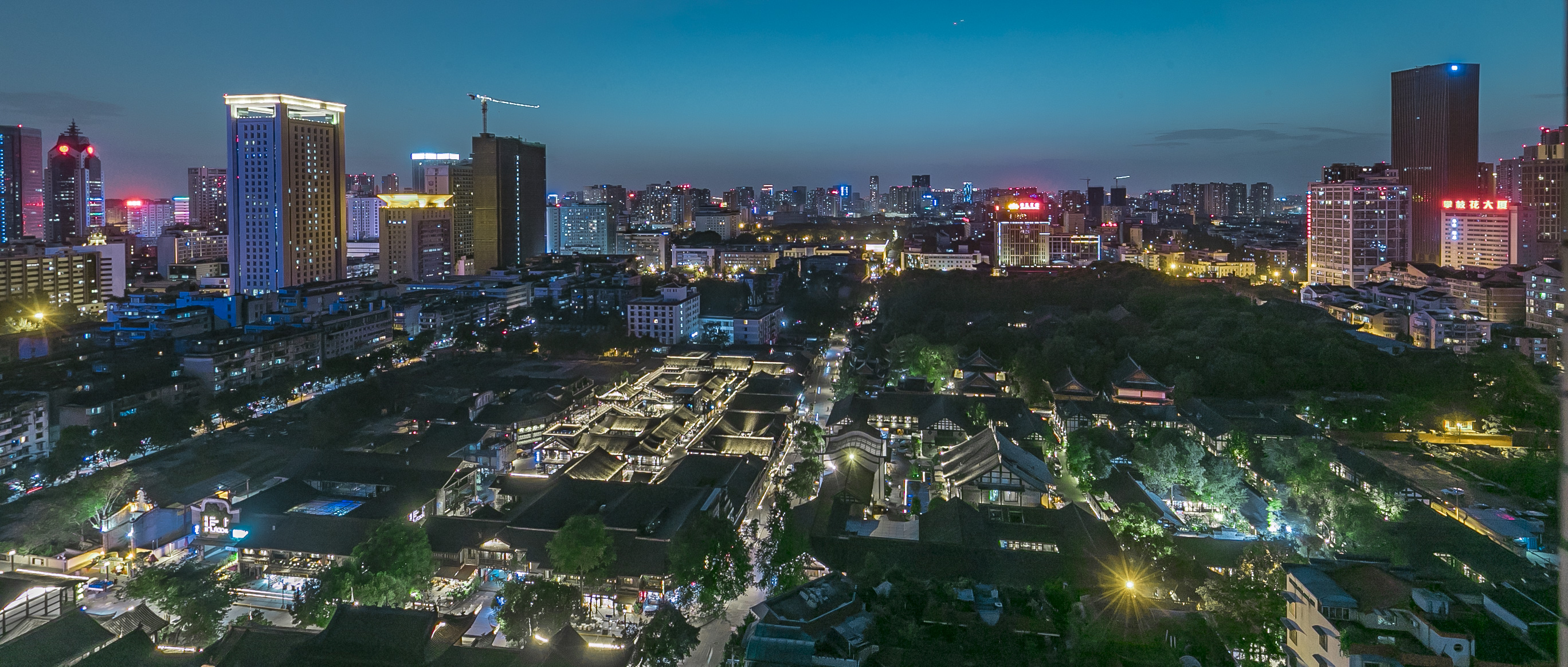 繁华都市夜景图，优质电脑壁纸素材