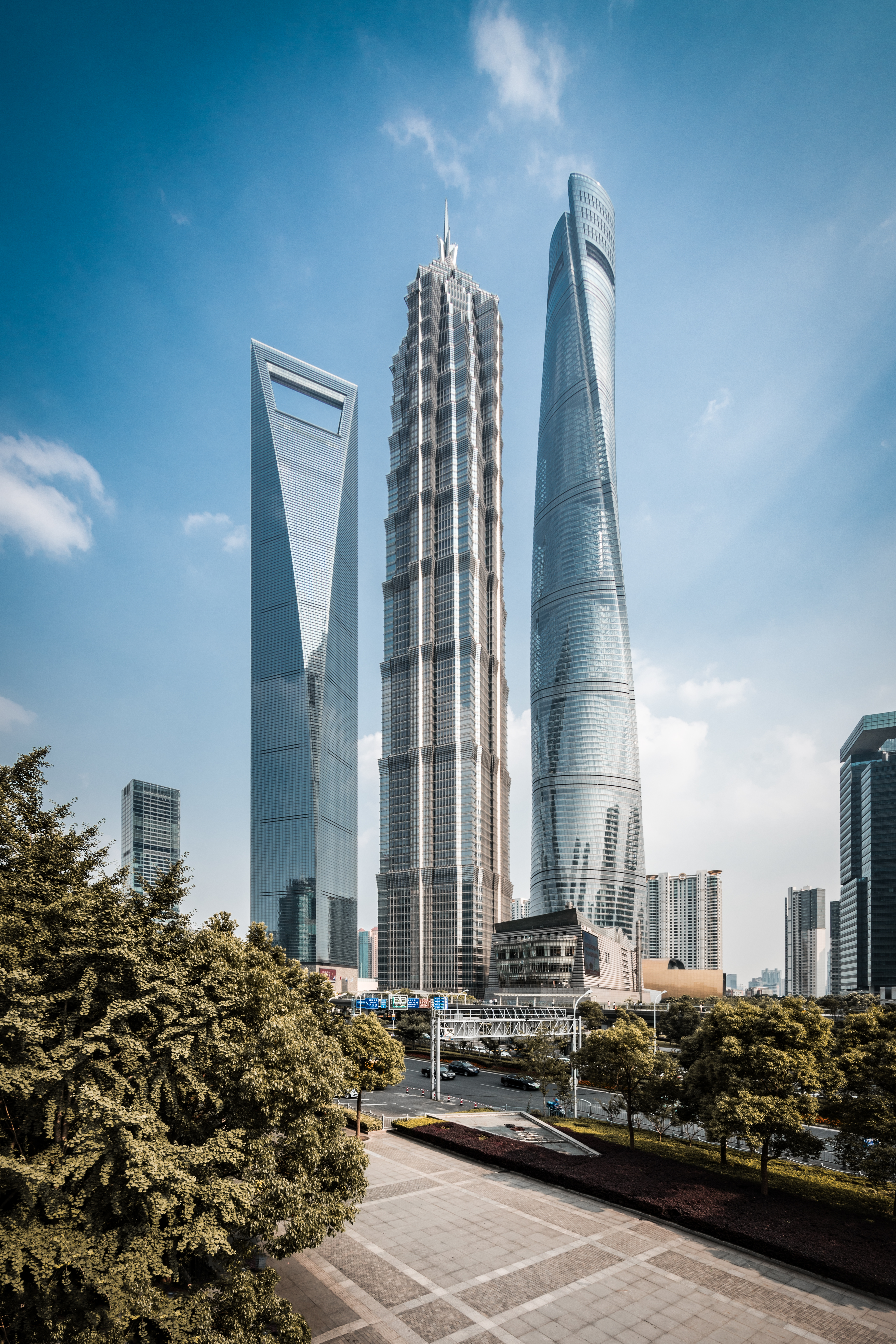 上海地标建筑群彰显都市魅力