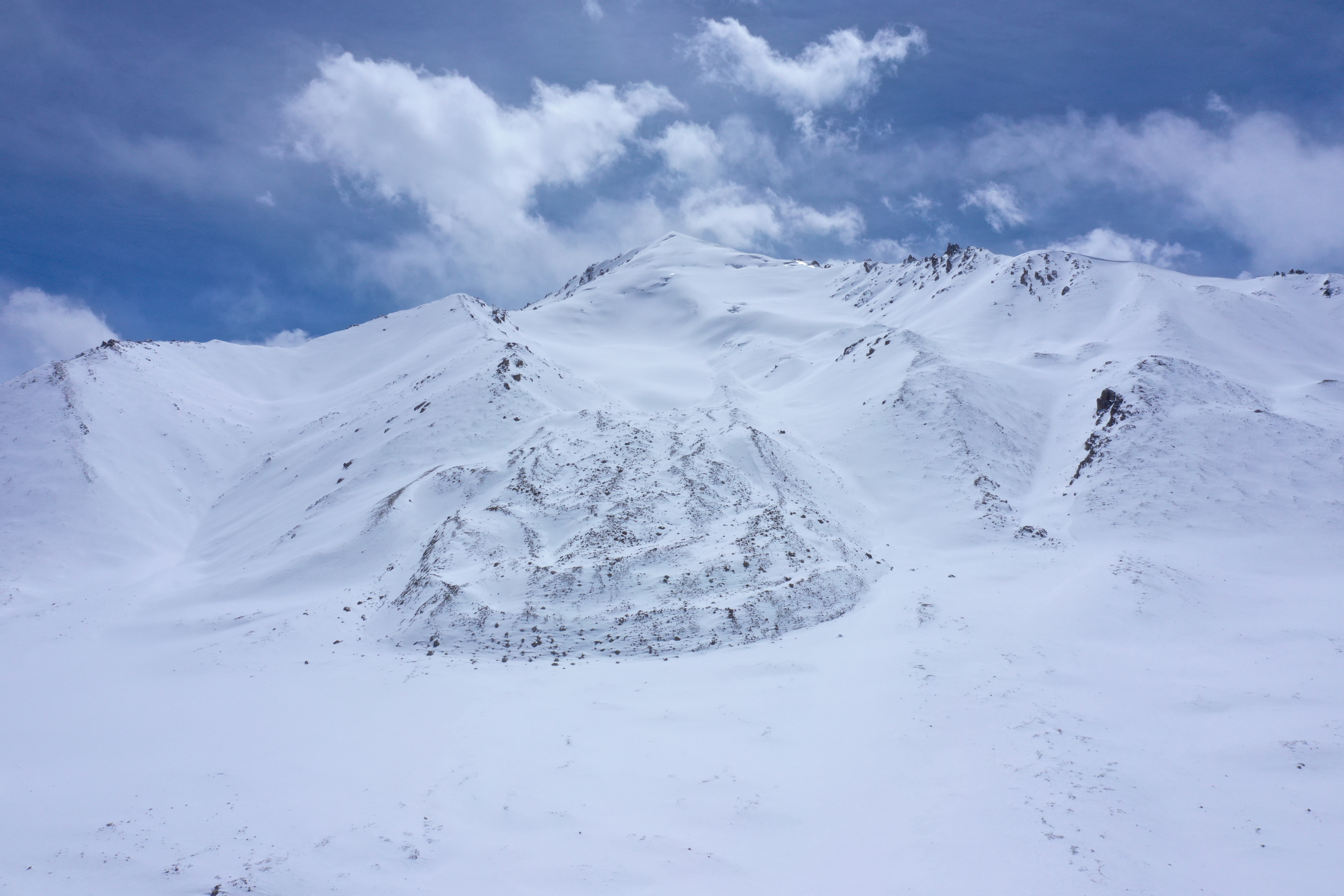 壮观雪山风景图，适合做电脑壁纸的美景