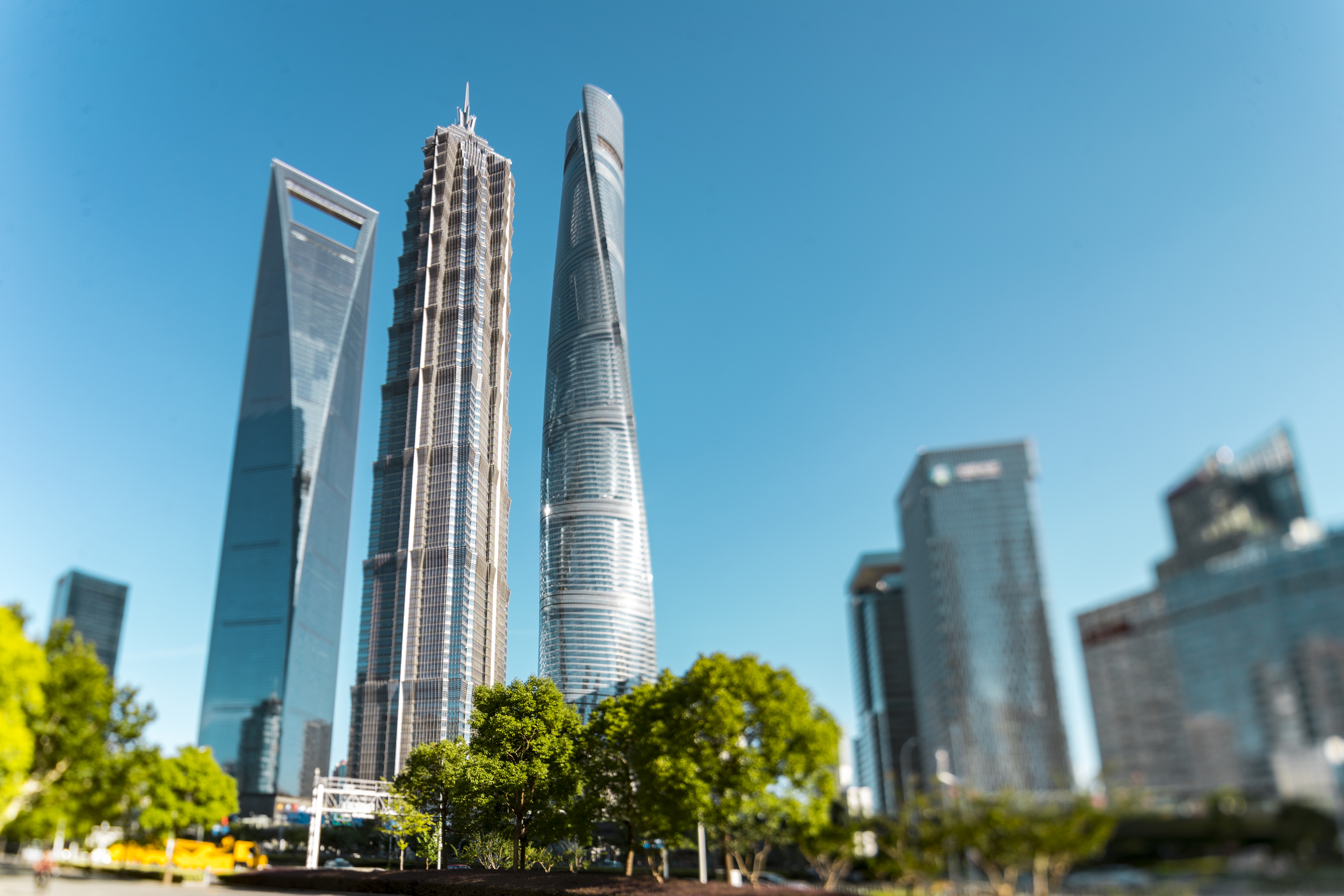 现代城市地标建筑彰显高端商务风范