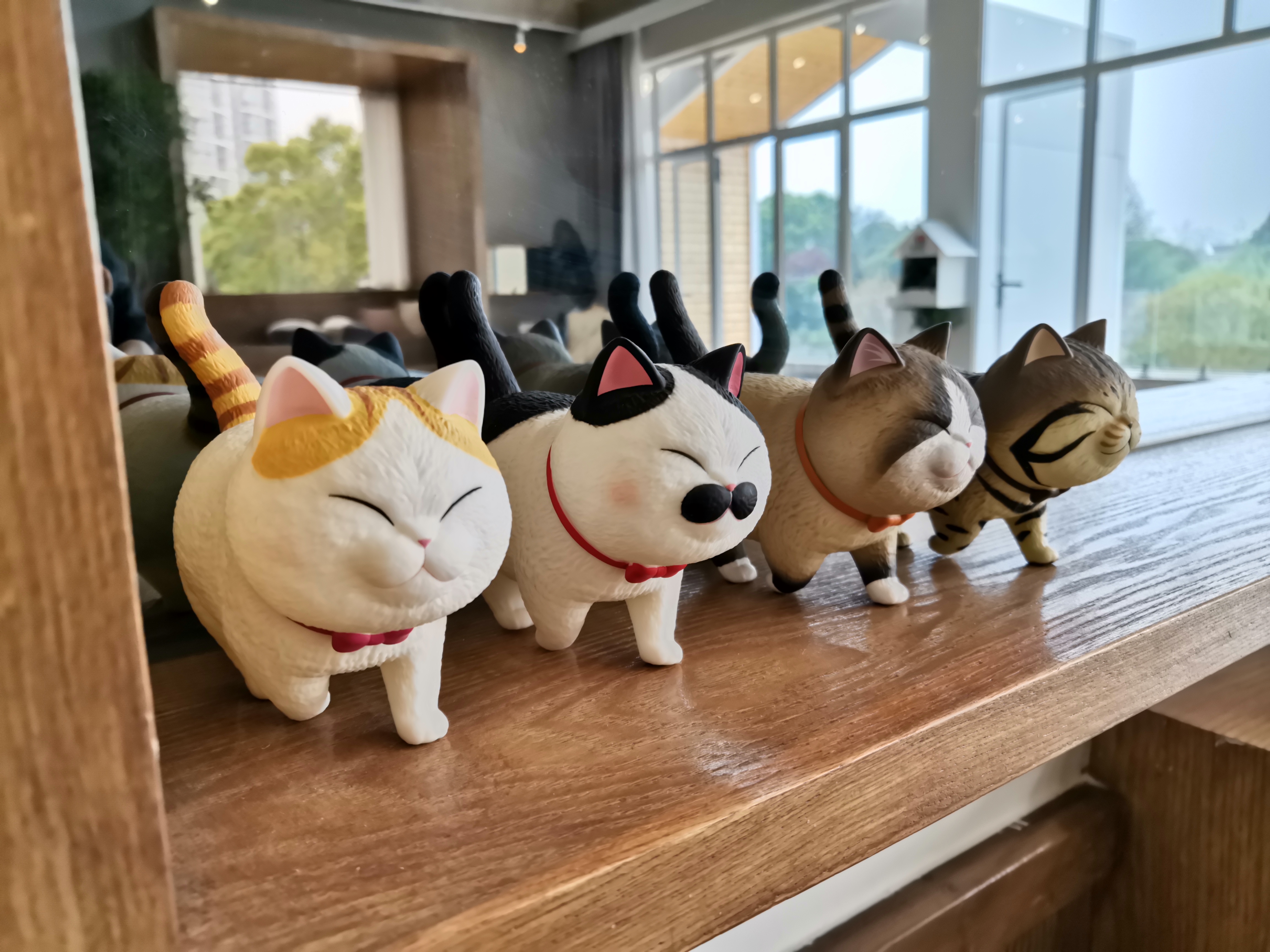 可爱猫咪摆件，为家居增添趣味与温馨
