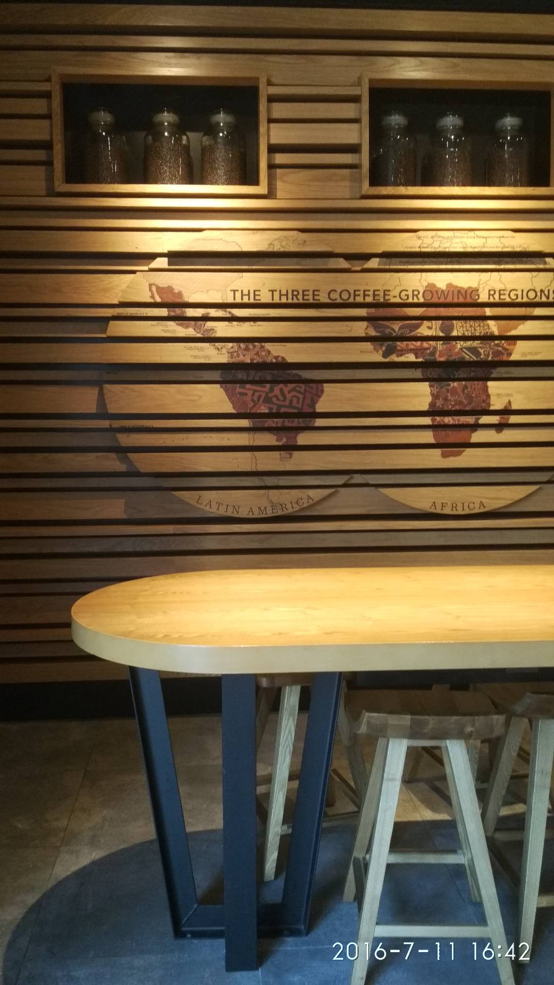 咖啡主题装饰，展示三大咖啡产区的魅力
