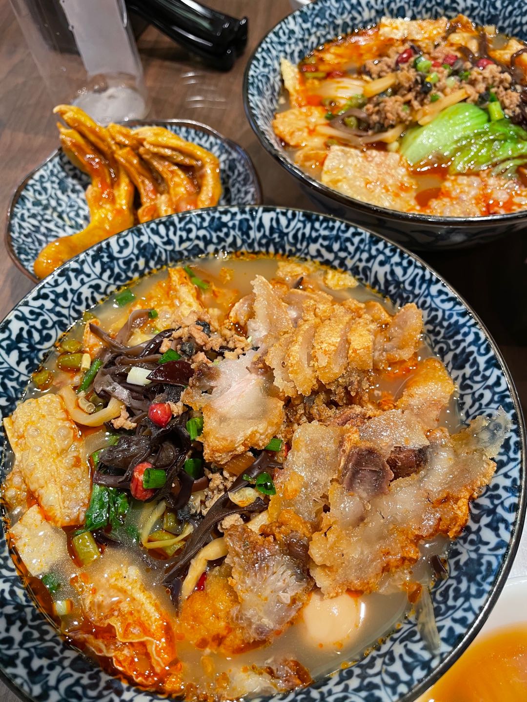 美味中式餐食，特色佳肴尽显舌尖诱惑