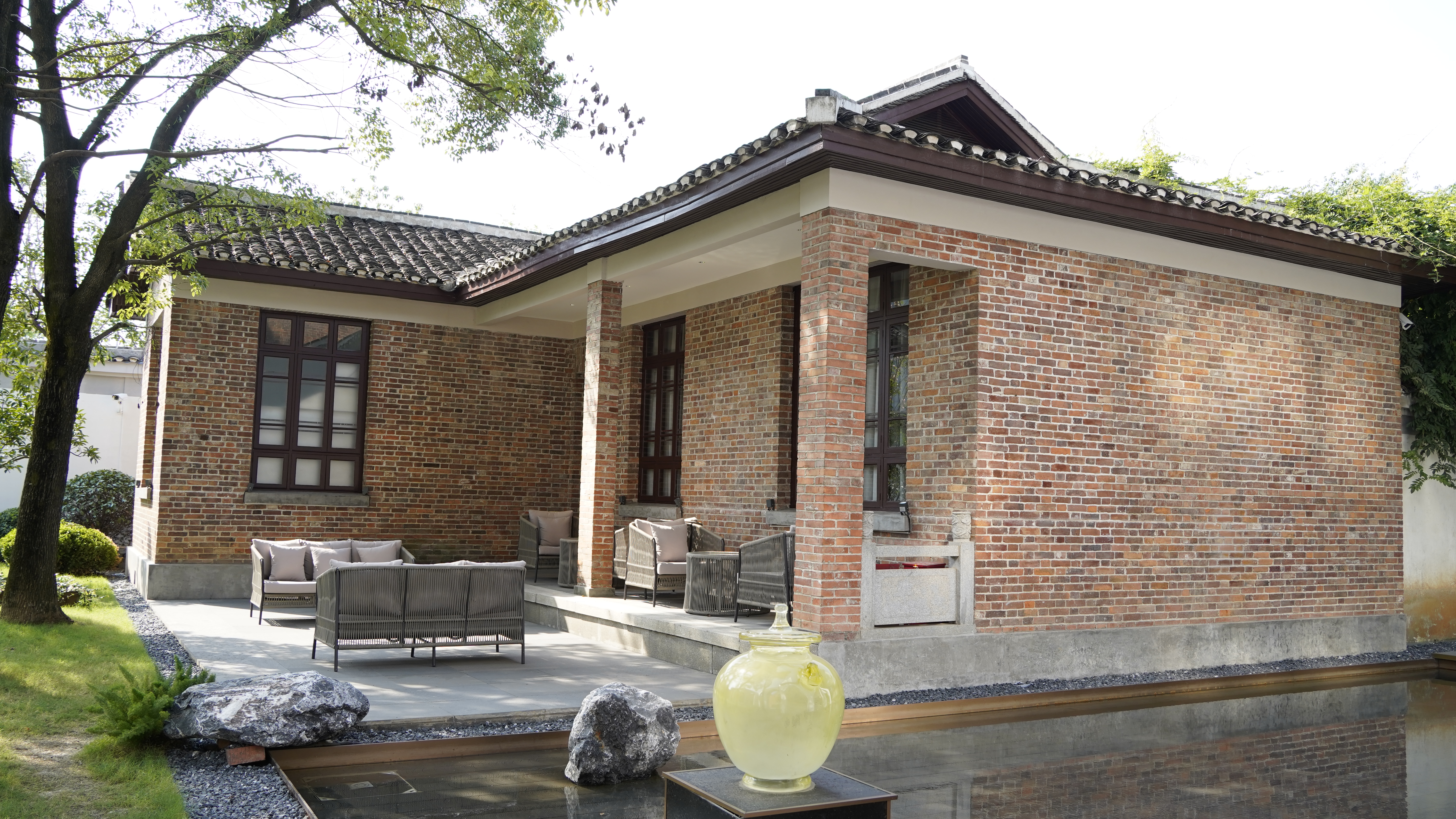 红砖小屋尽显独特魅力的乡村建筑风格