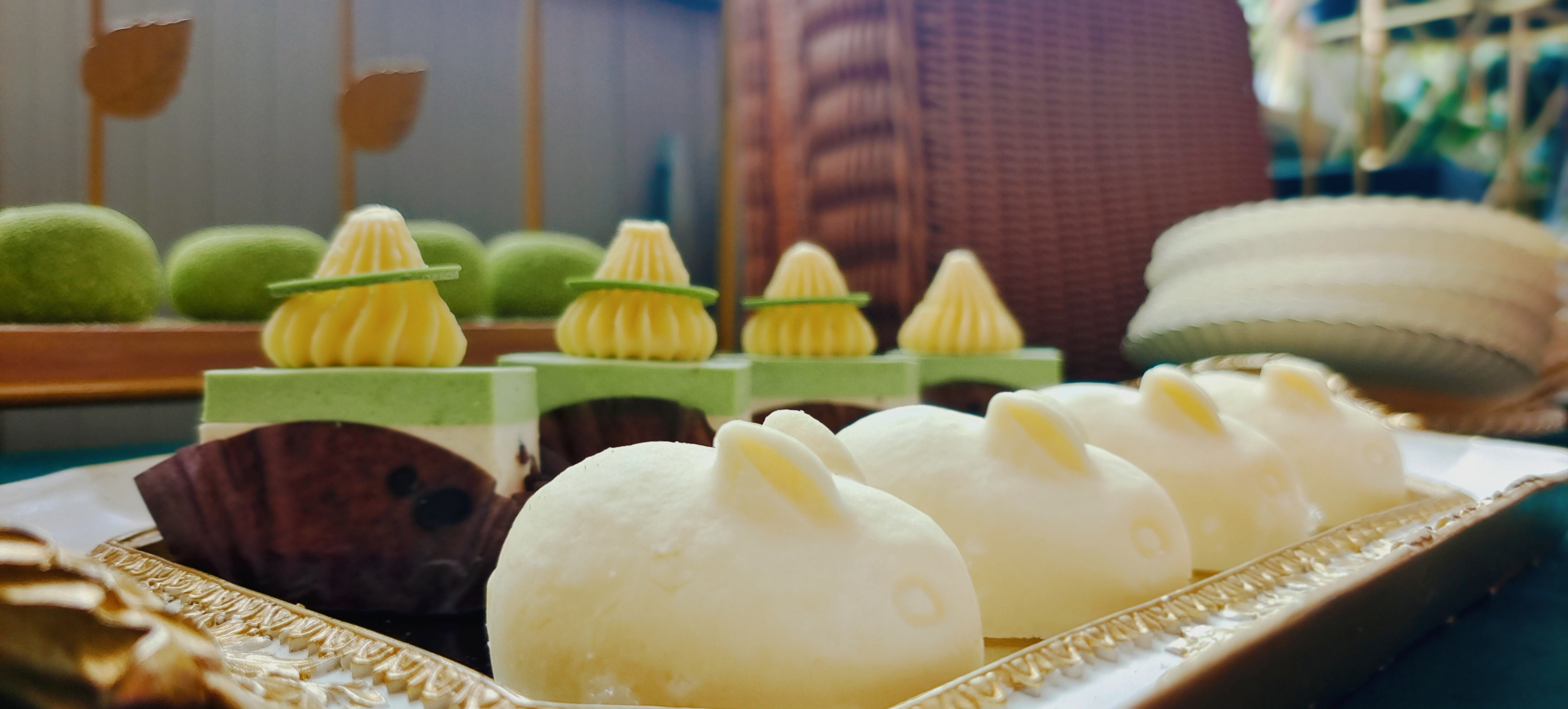 可爱兔子造型糕点，精致美味的特色甜品