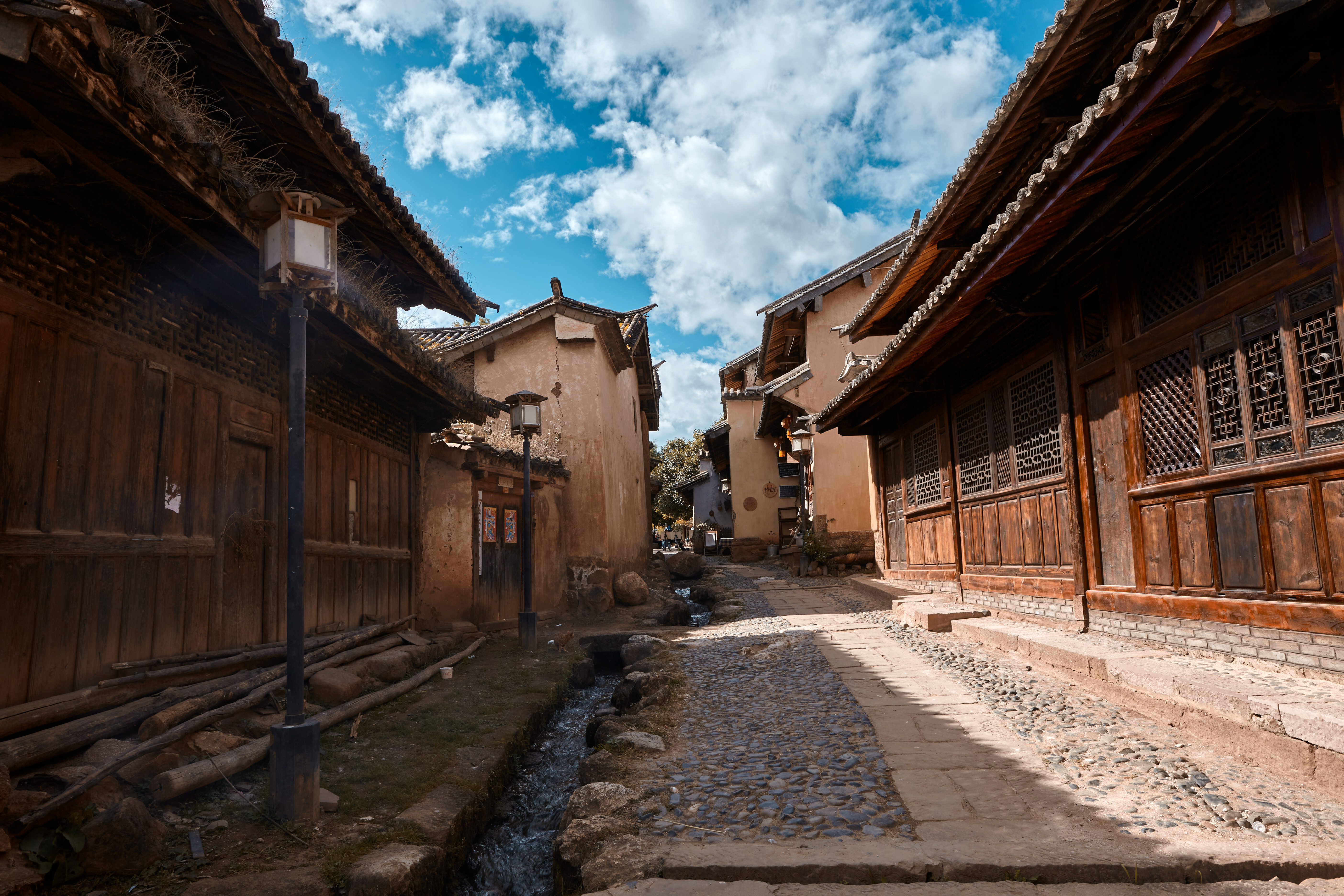 古色古香的乡村古建筑风貌尽显怀旧风情
