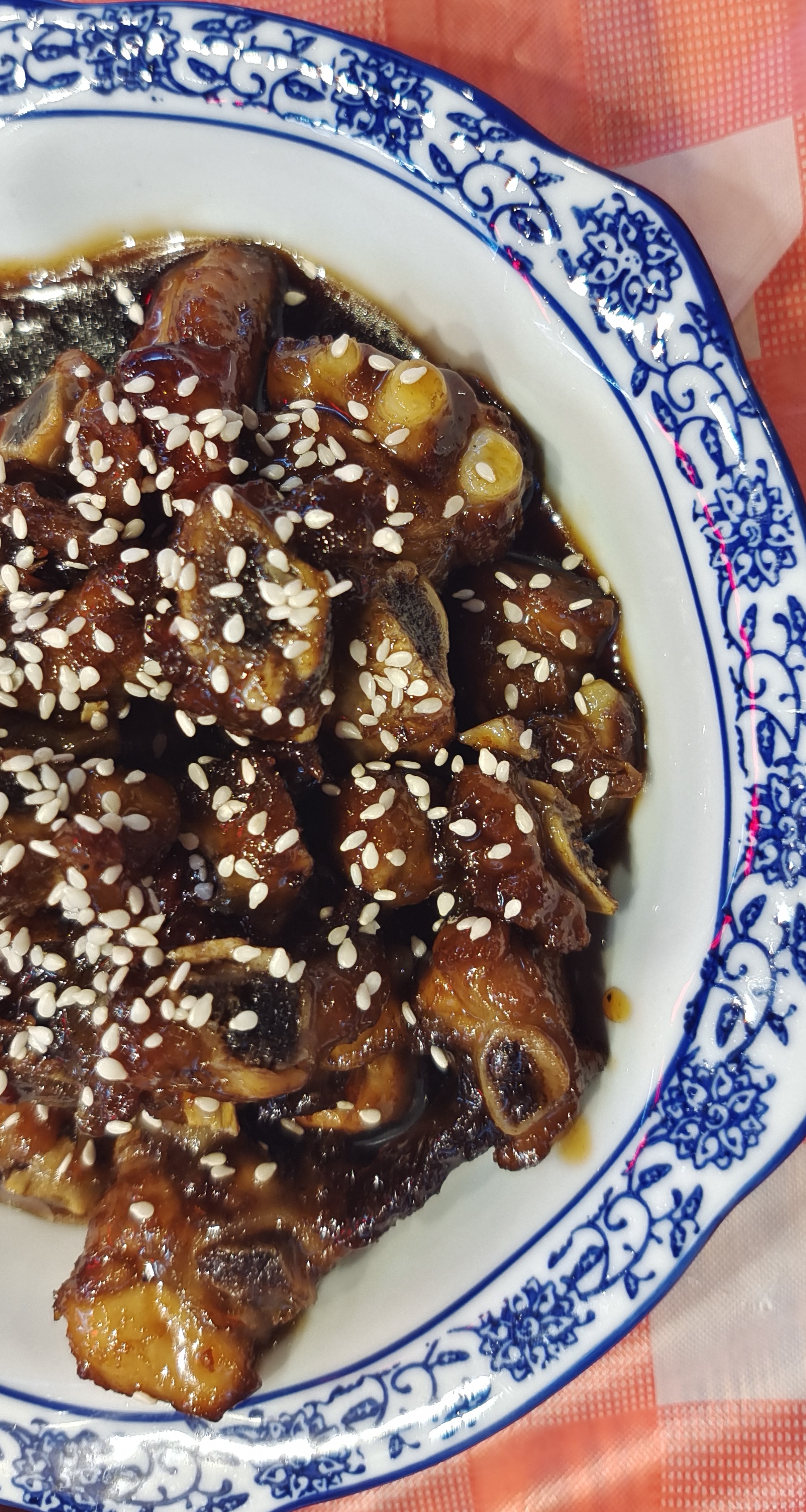 美味糖醋排骨，传统中餐佳肴令人垂涎欲滴