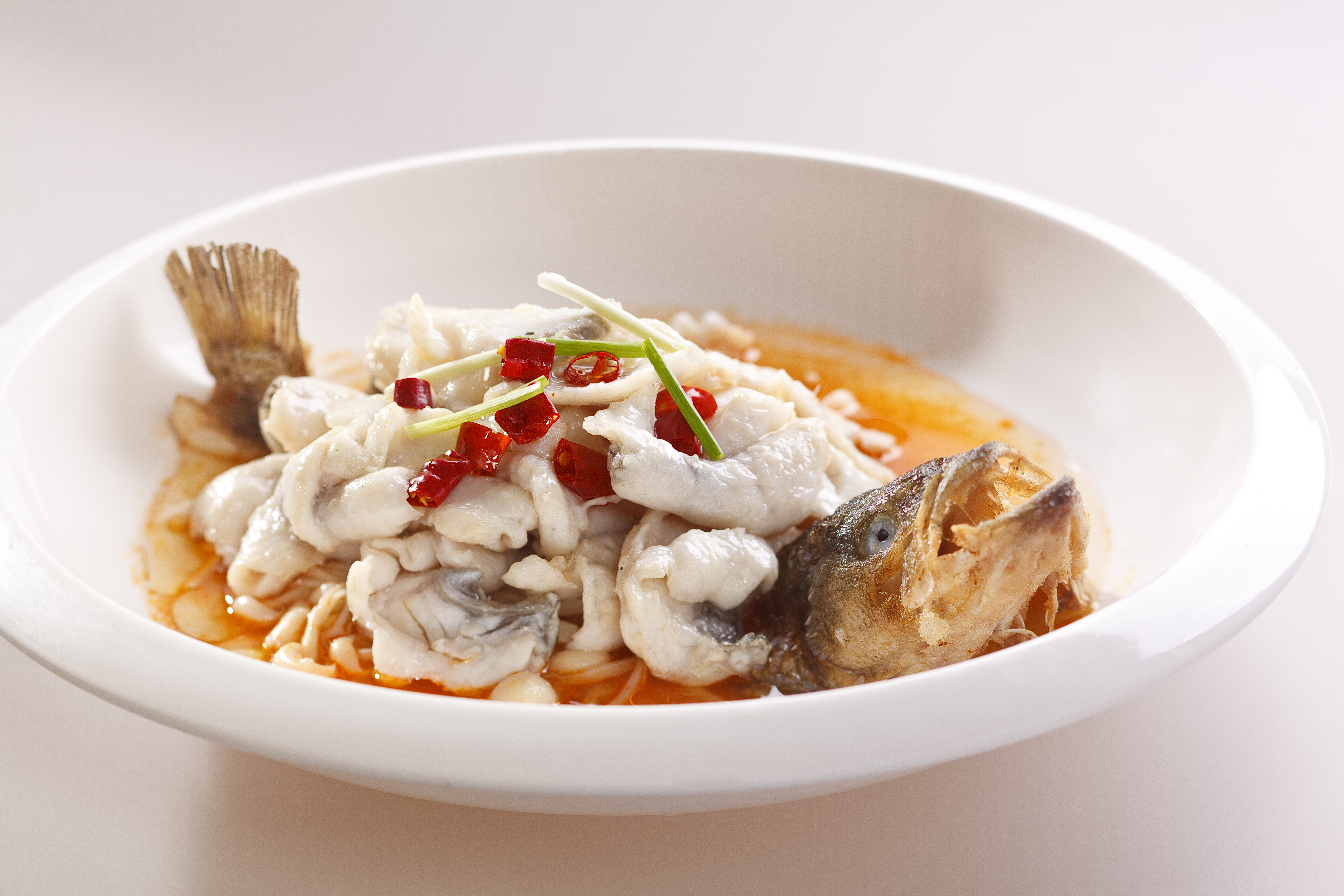 美味清蒸鱼，特色中餐菜品舌尖上的享受