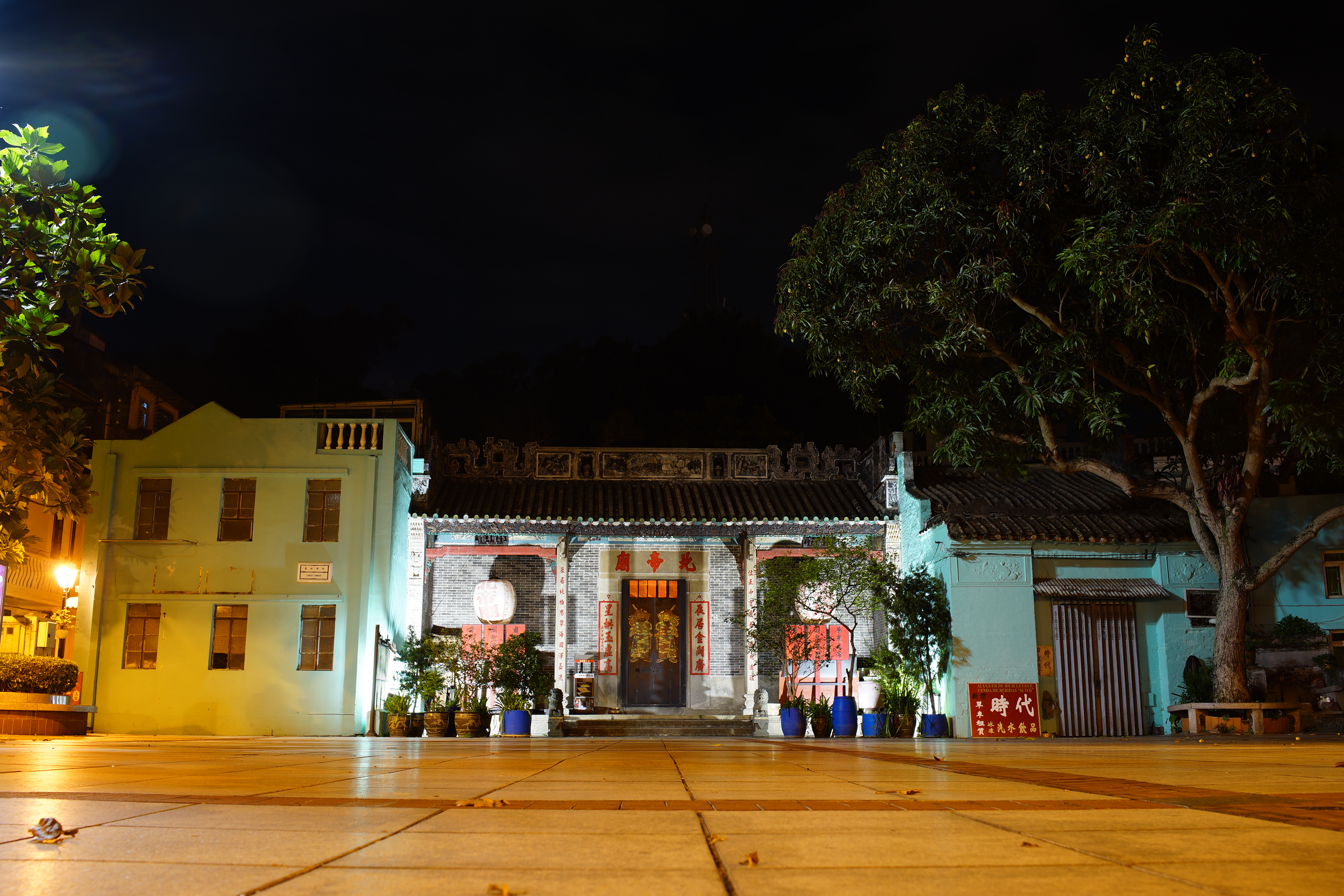 夜色下的古建筑尽显中国风之美