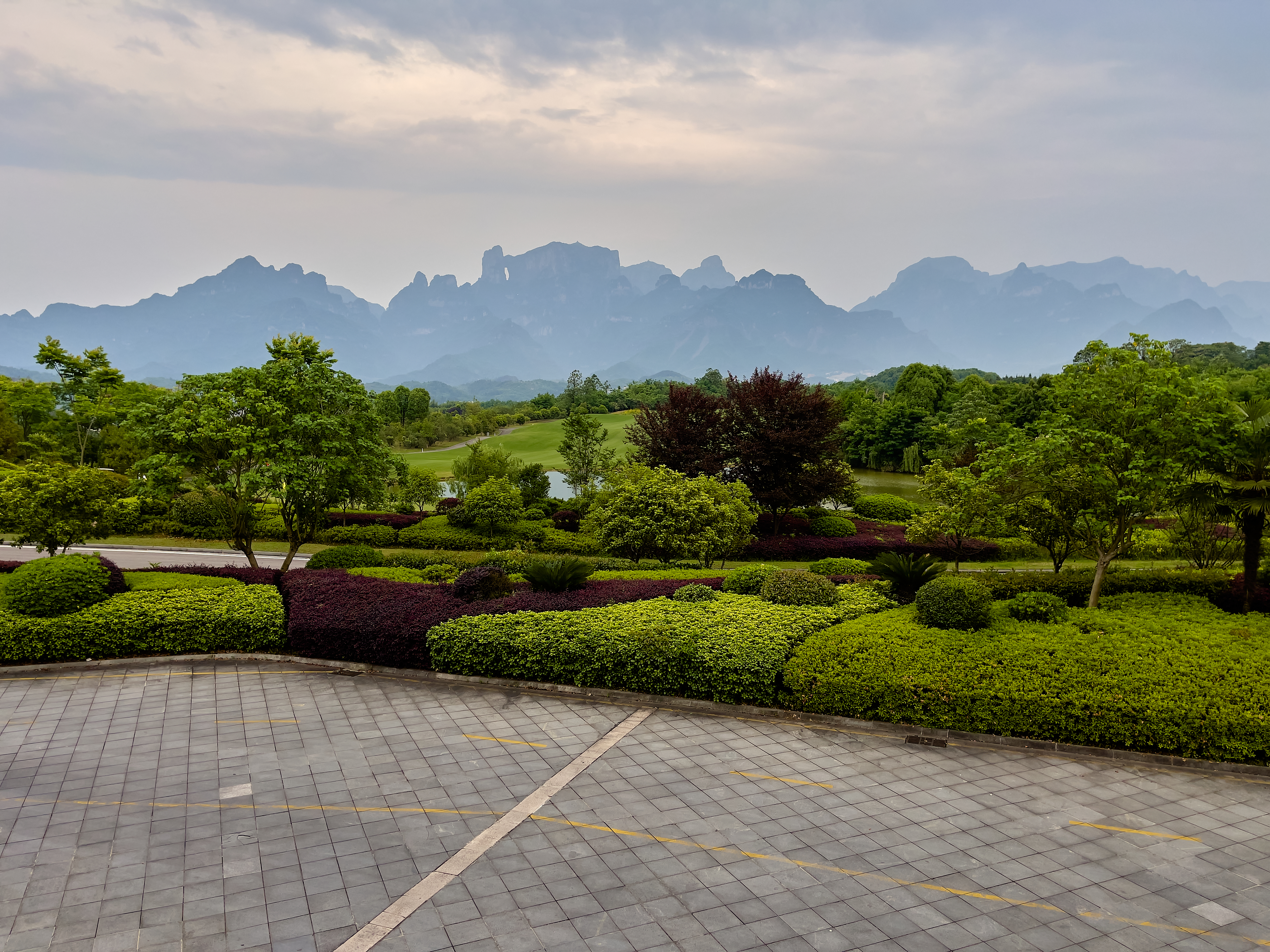 风景优美的绿植景观 可作电脑壁纸宣传图