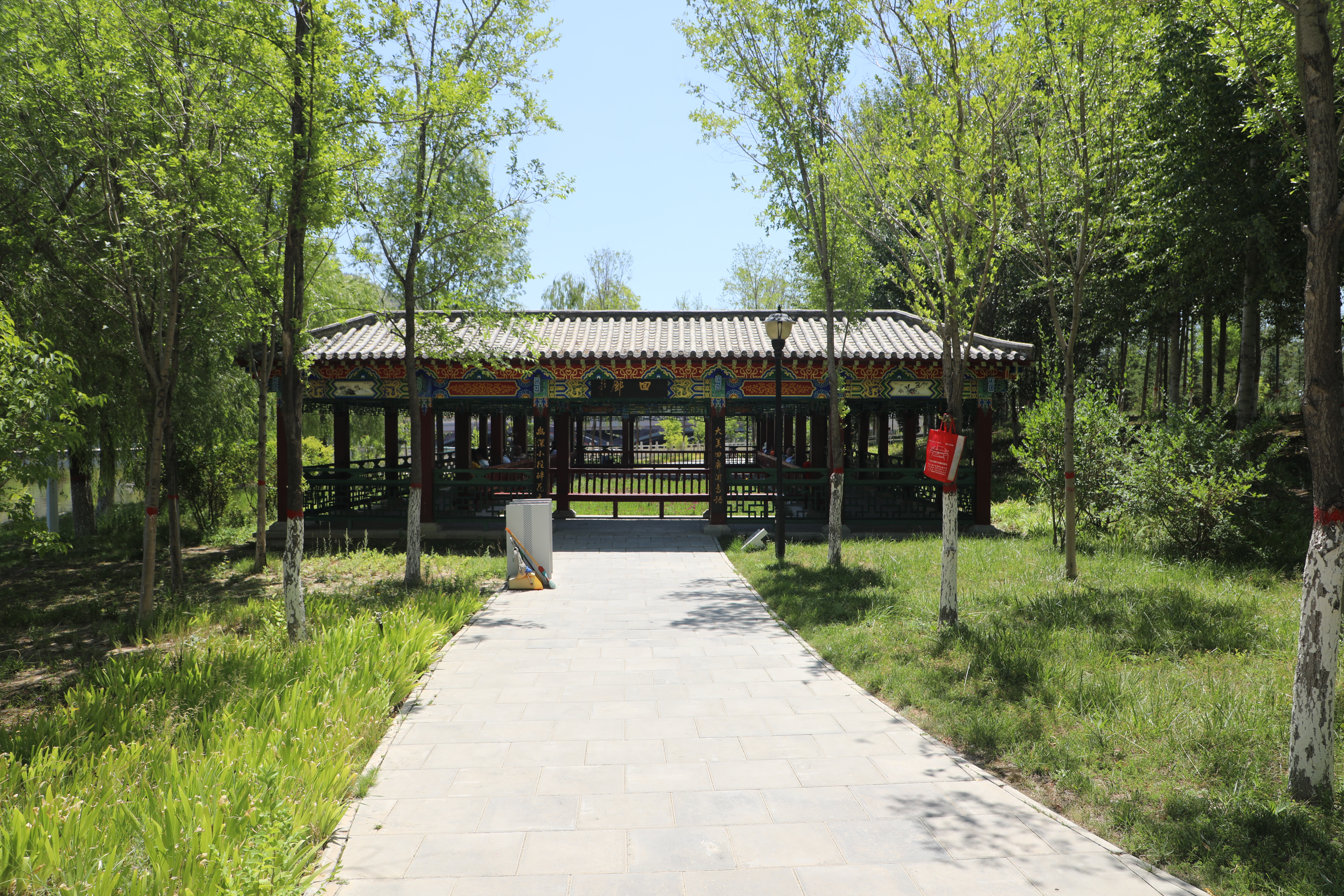 森林中的古建筑，赏景休憩好去处
