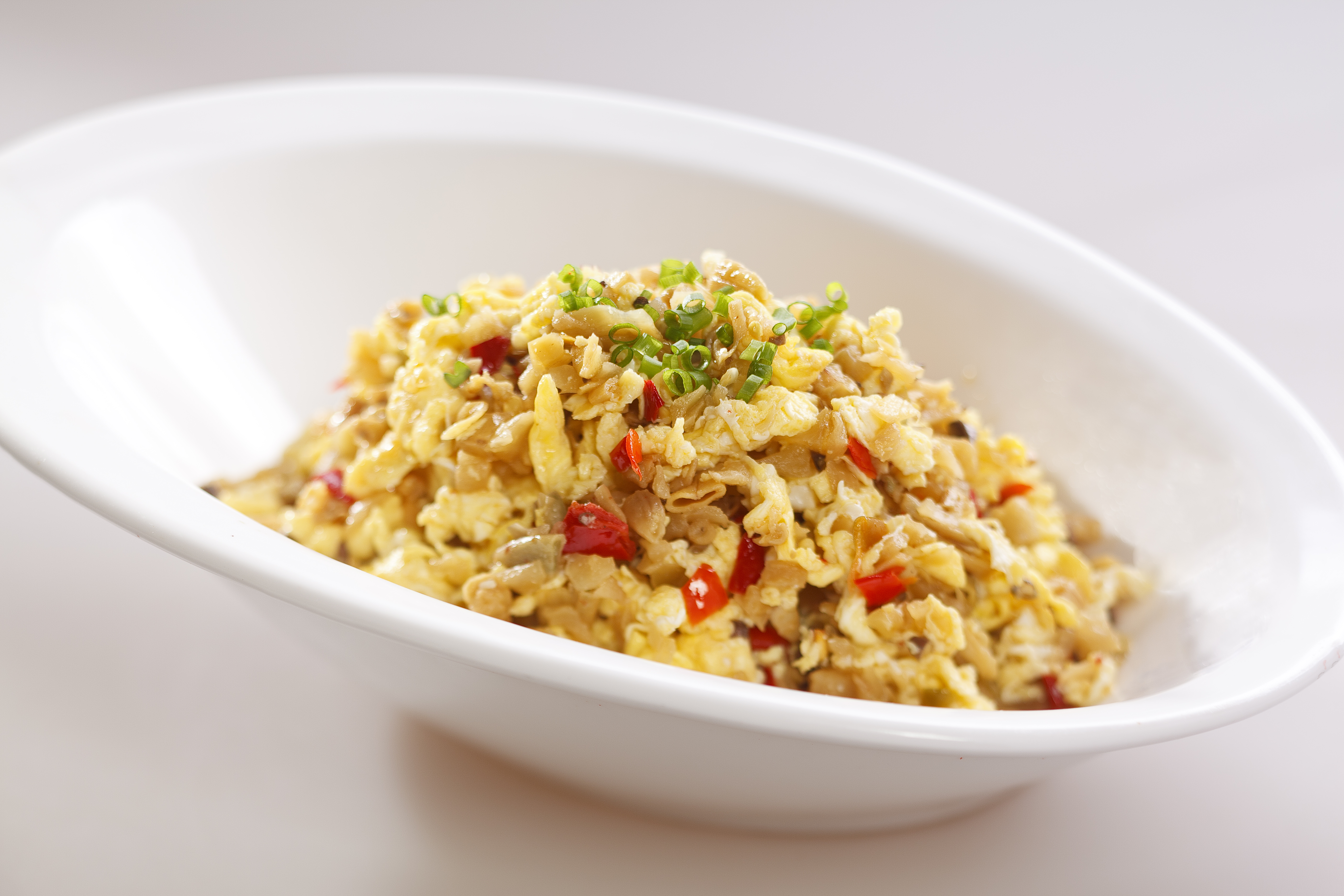 美味中式炒蛋，鲜香可口的特色中餐料理