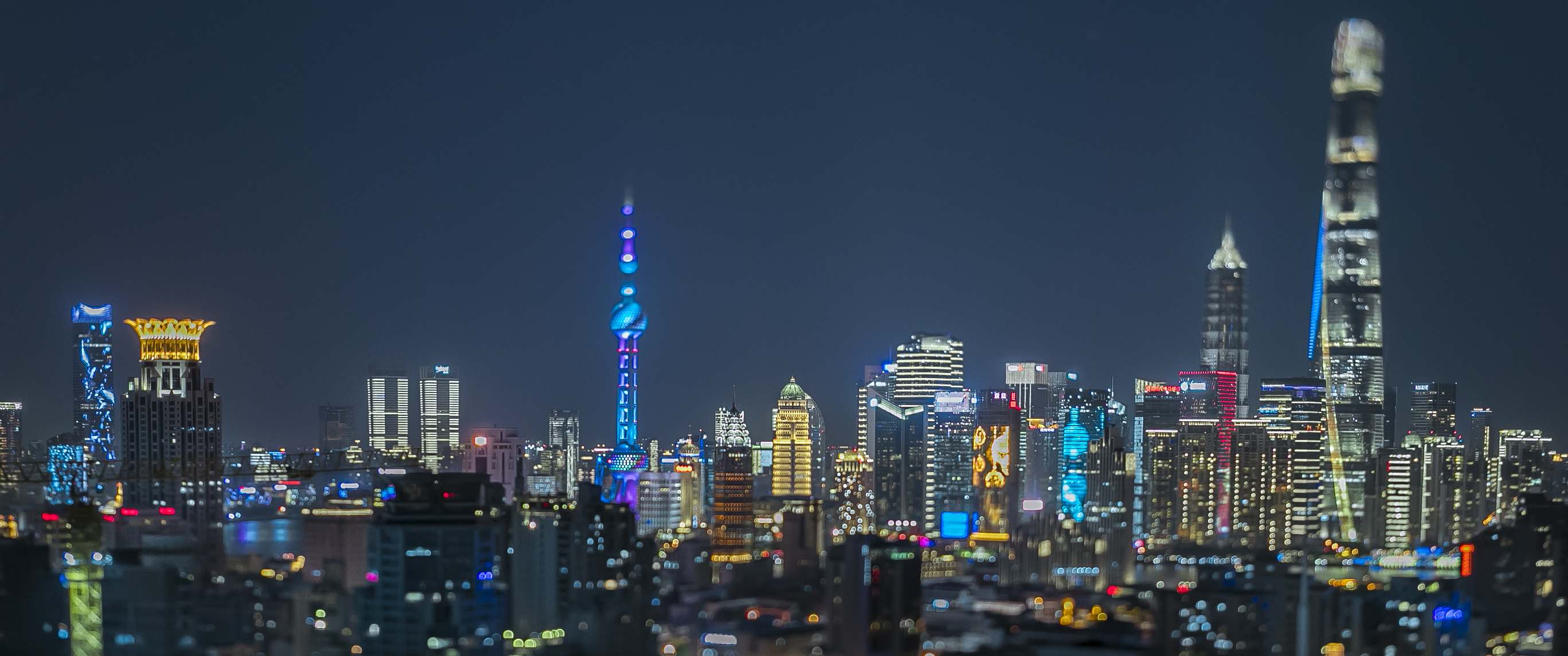 璀璨夜景展现繁华都市 城市地标电脑壁纸