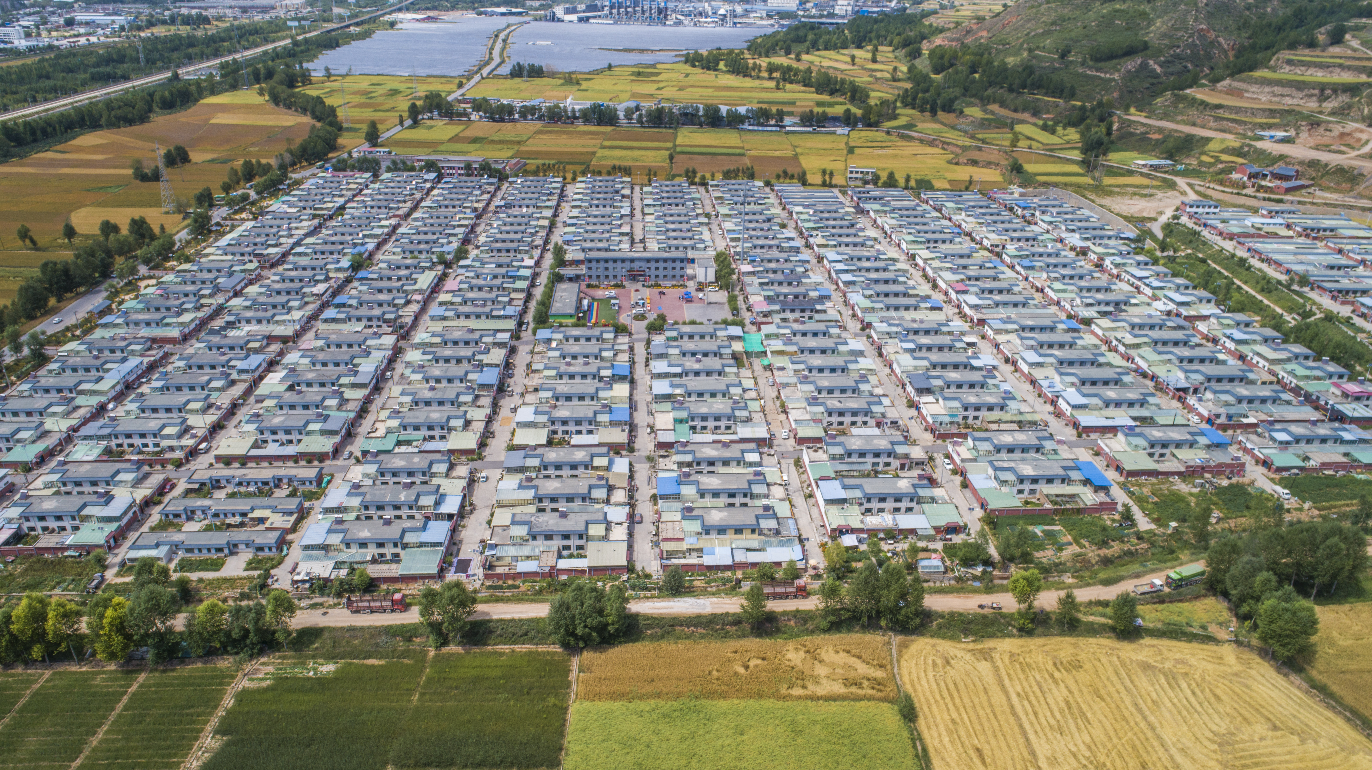 乡村广阔风景航拍图尽显田园风光之美