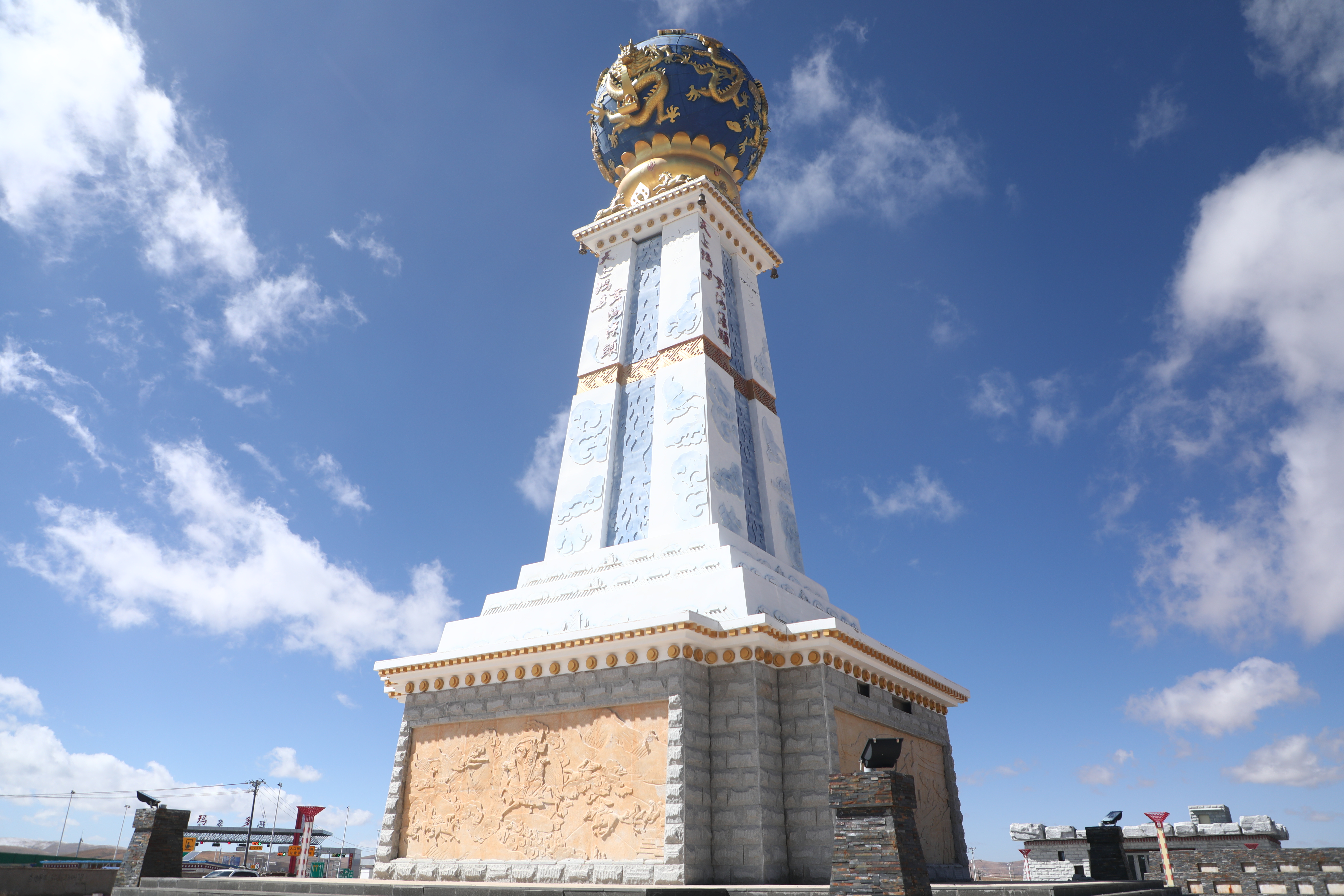 宏伟地标建筑展现独特魅力的旅游景点