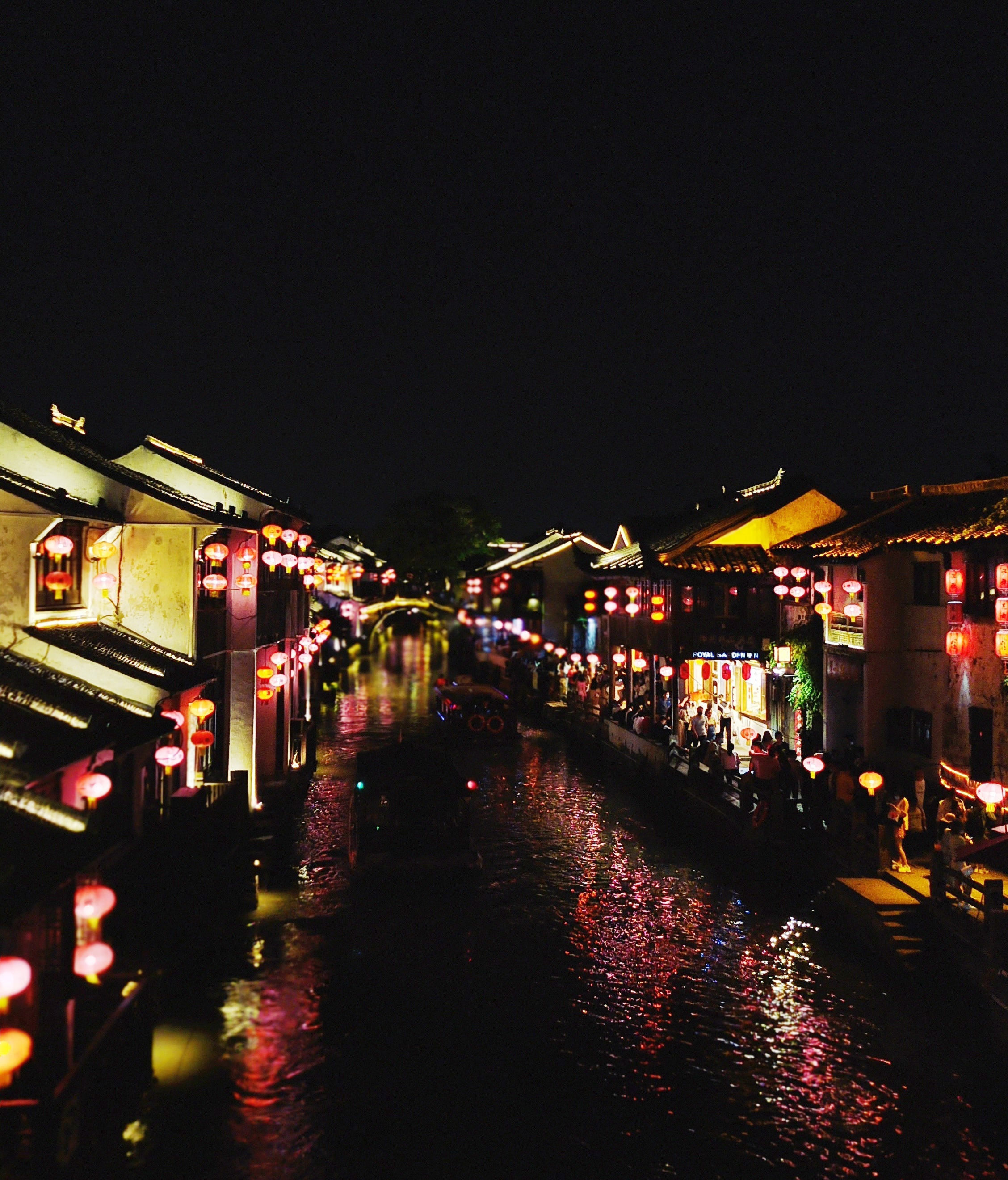 古色古香的水乡夜景，尽显江南韵味