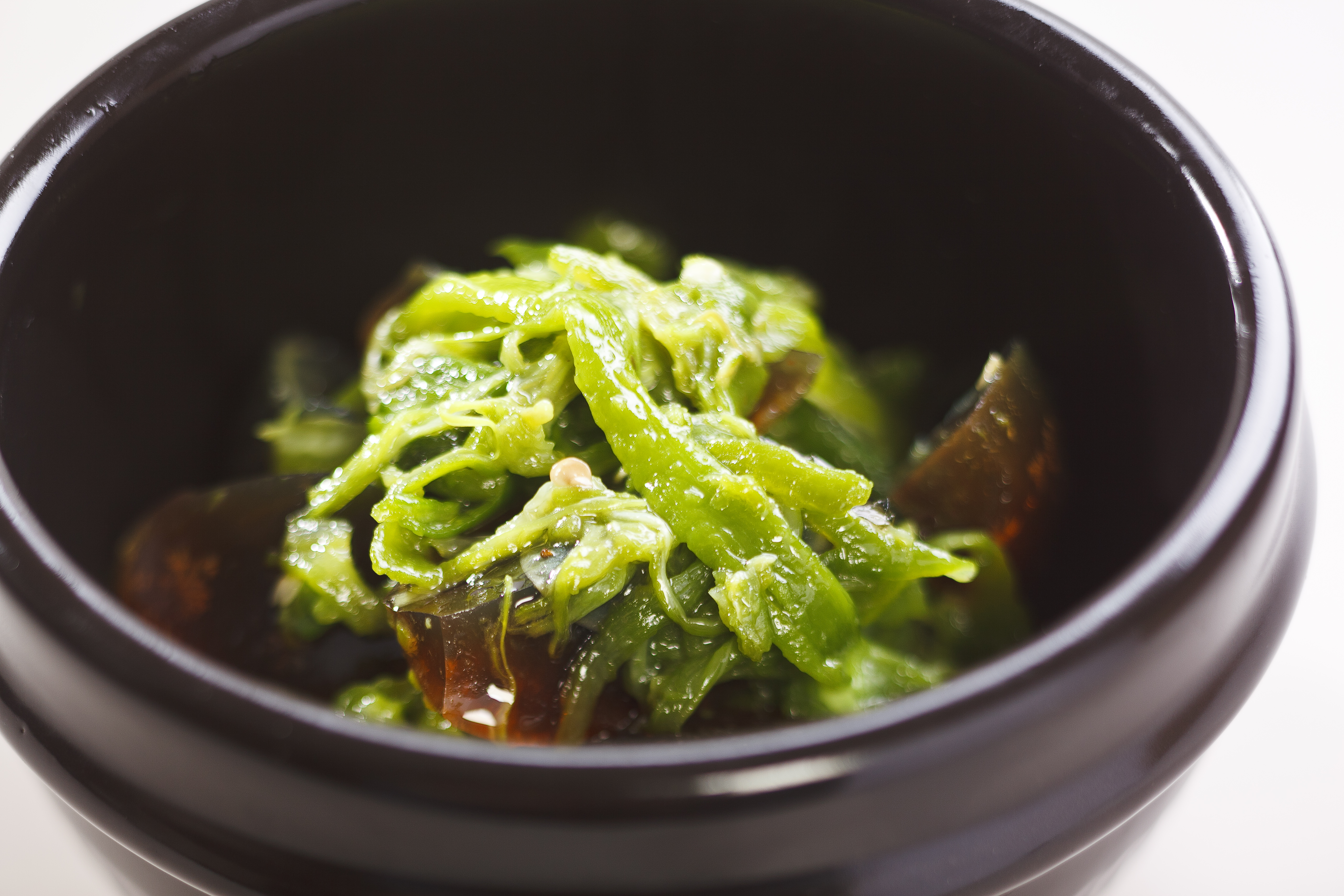 美味的绿色蔬菜料理，清新健康的美食享受