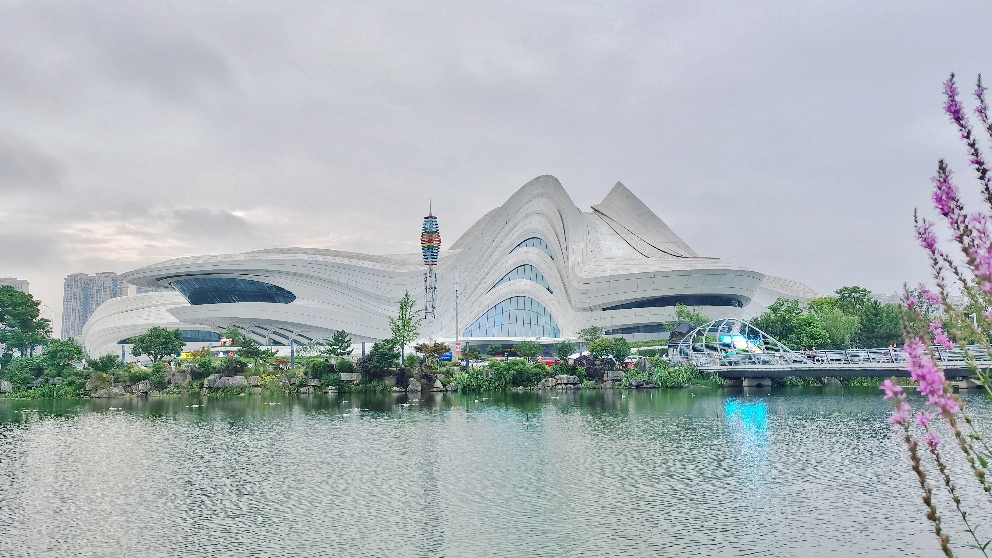 独特建筑长沙梅溪湖大剧院尽显艺术之美