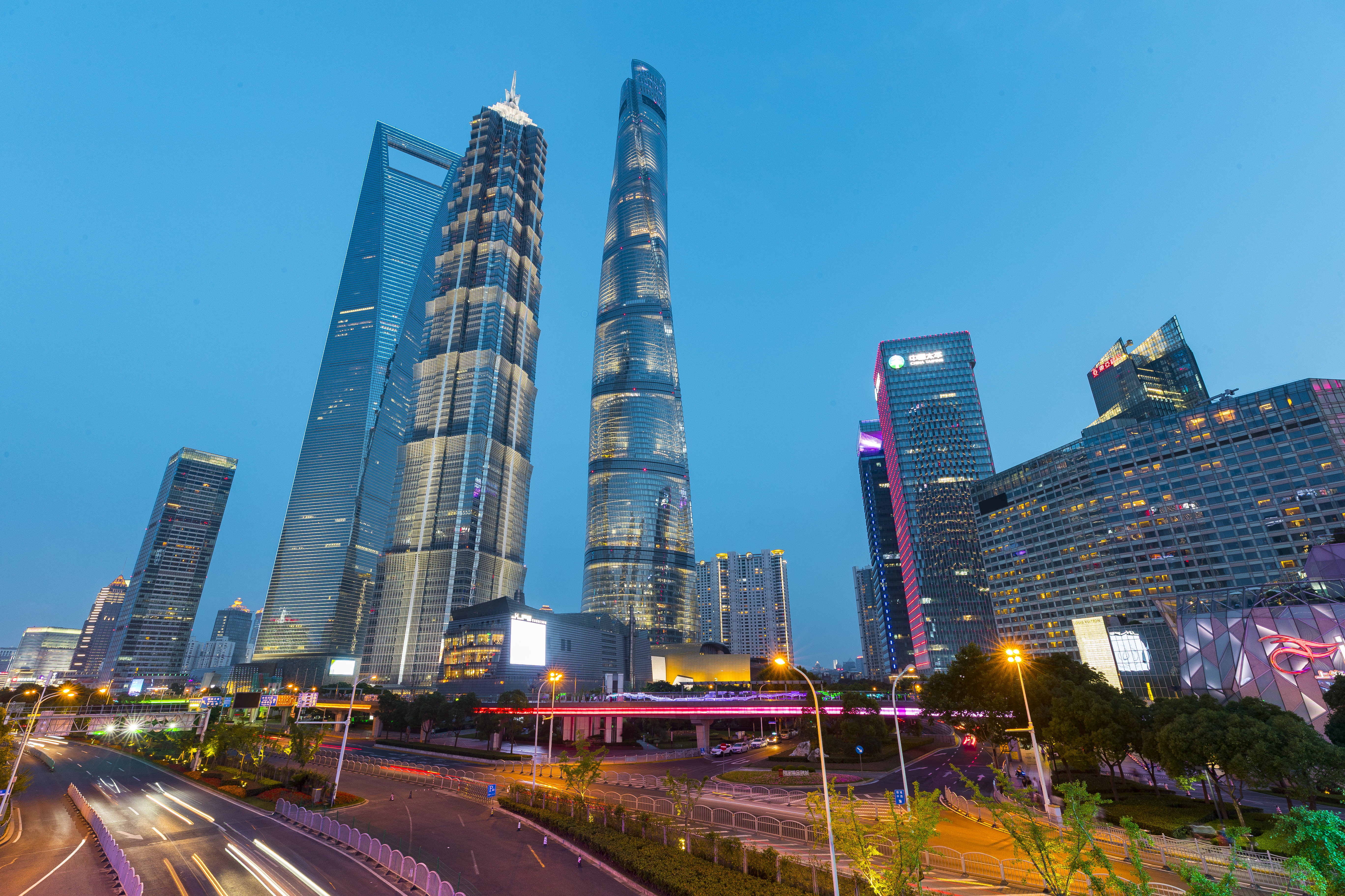 璀璨都市夜景展现现代化城市风貌
