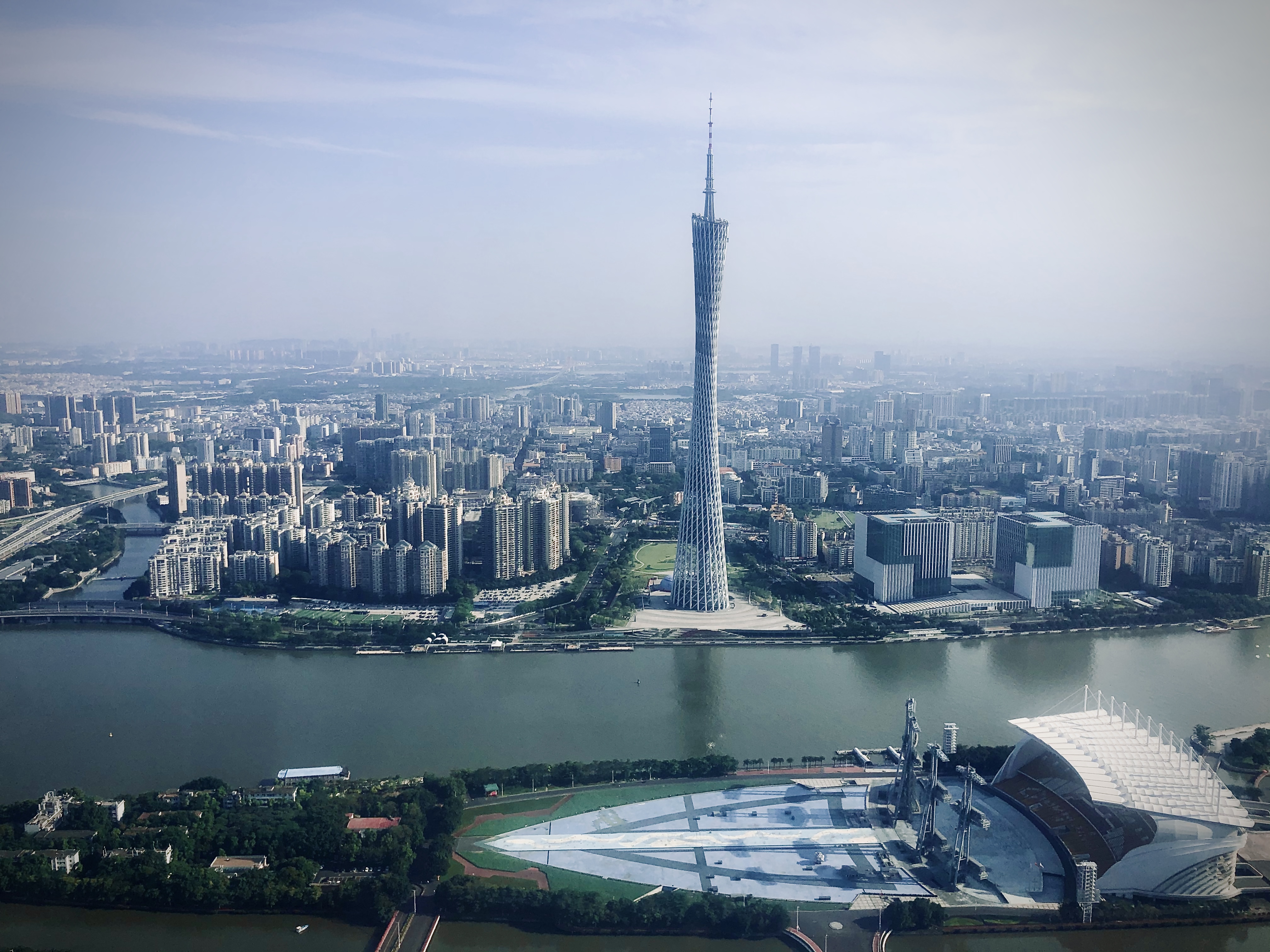 广州地标建筑小蛮腰尽显城市风貌