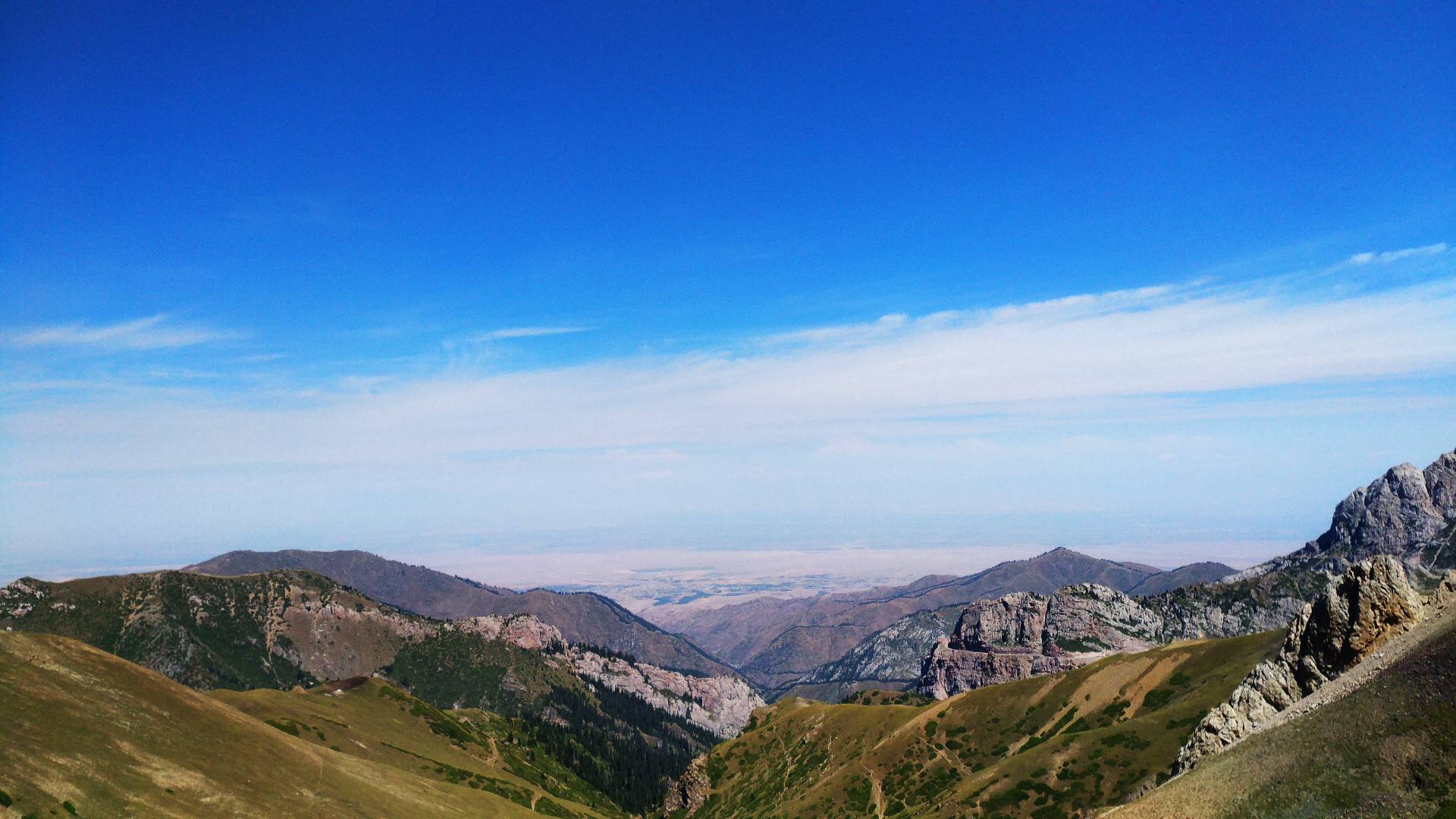 壮丽山脉风景图，户外探险绝佳背景素材